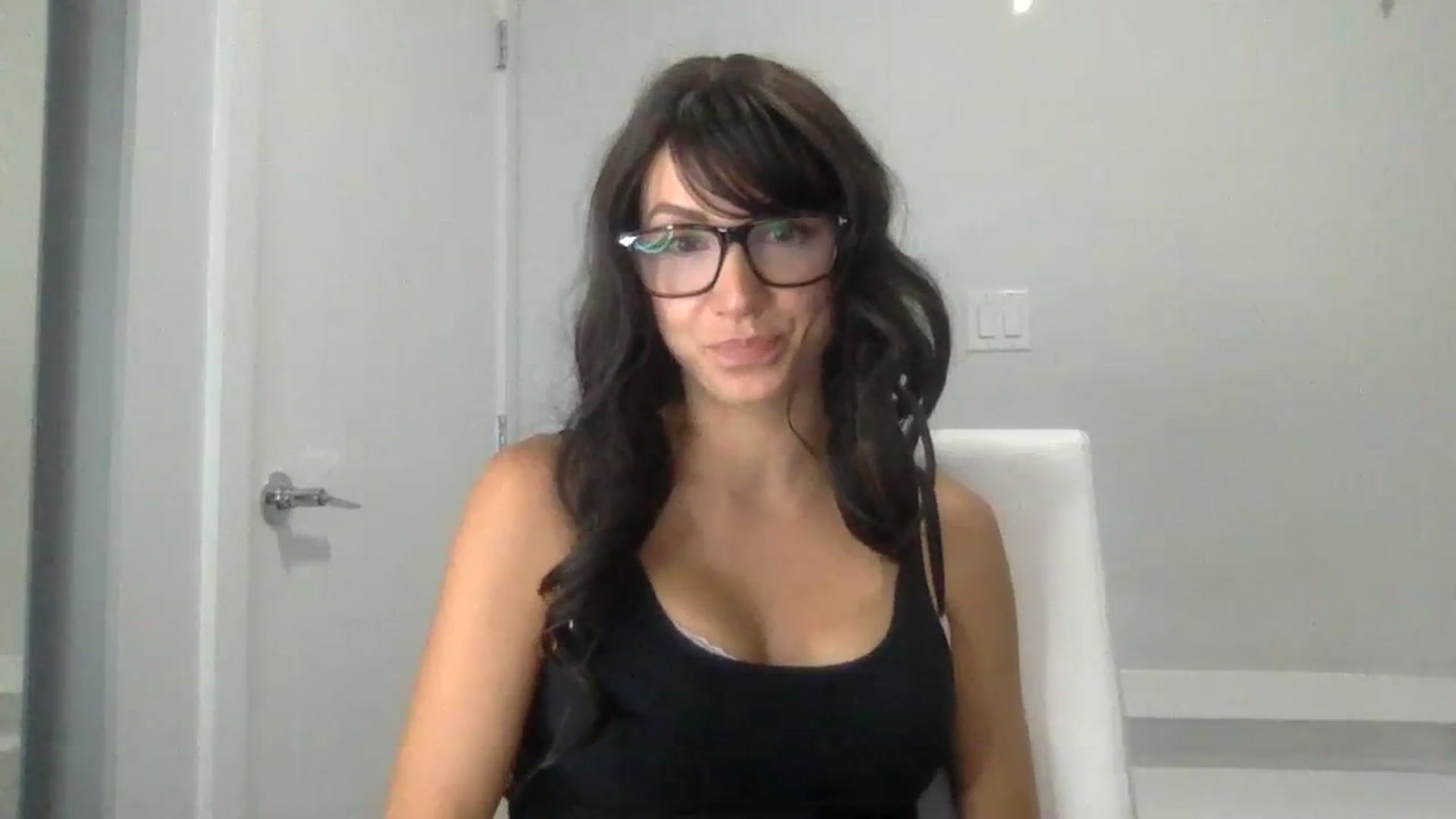Gallery image thumbnail from HayleyRay's myfreecams stream on, 08/09/2023, 03:32 image 9 of 20