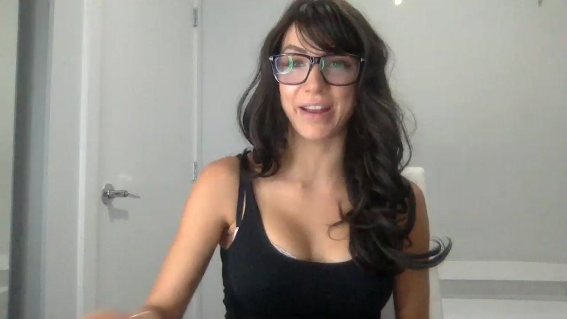 Gallery image thumbnail from HayleyRay's myfreecams stream on, 08/09/2023, 03:32 image 1 of 20