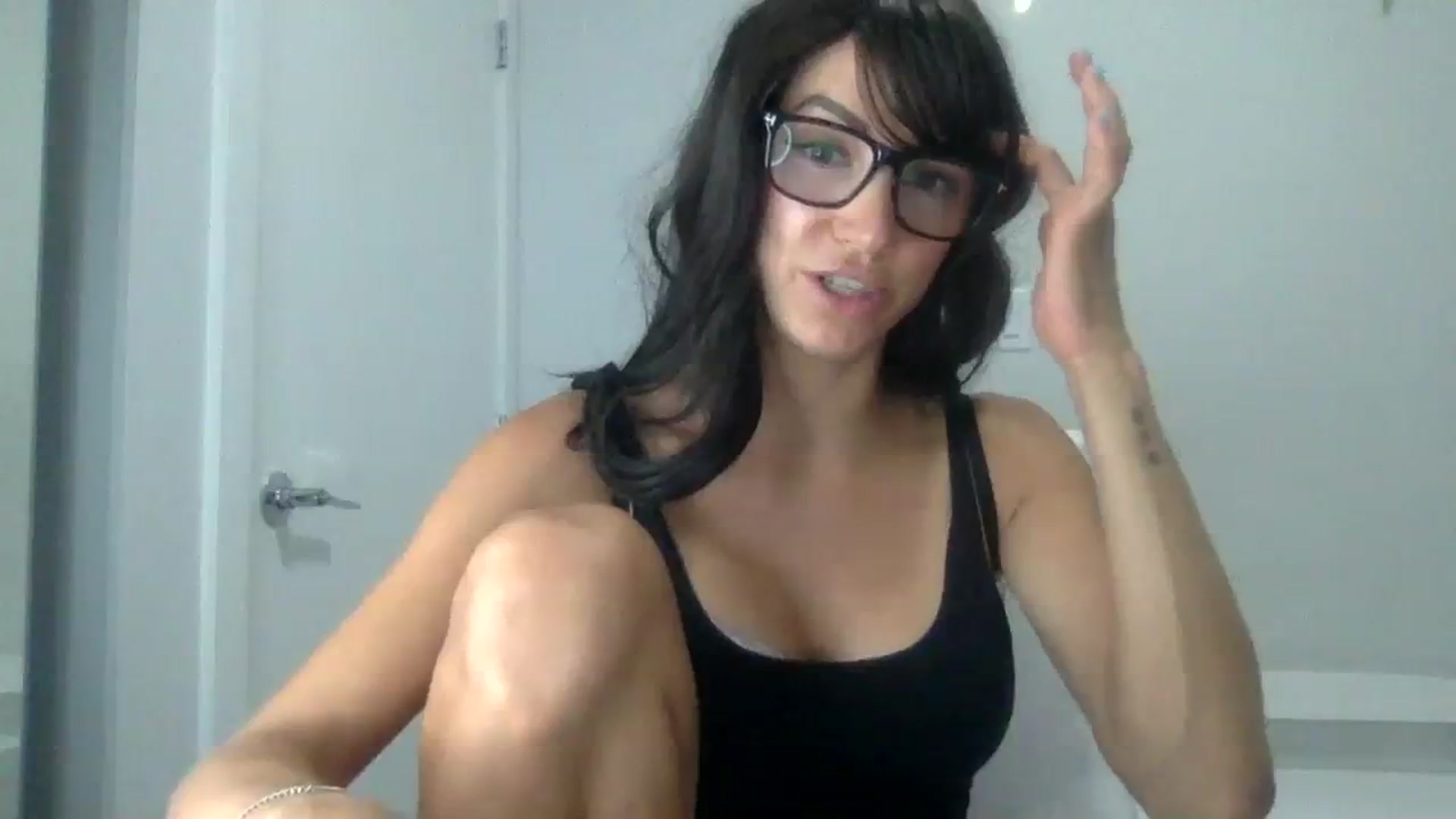 Gallery image thumbnail from HayleyRay's myfreecams stream on, 08/09/2023, 03:32 image 10 of 20