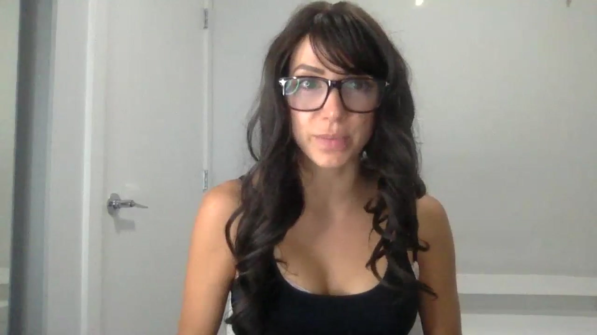 Gallery image thumbnail from HayleyRay's myfreecams stream on, 08/09/2023, 04:00 image 3 of 20