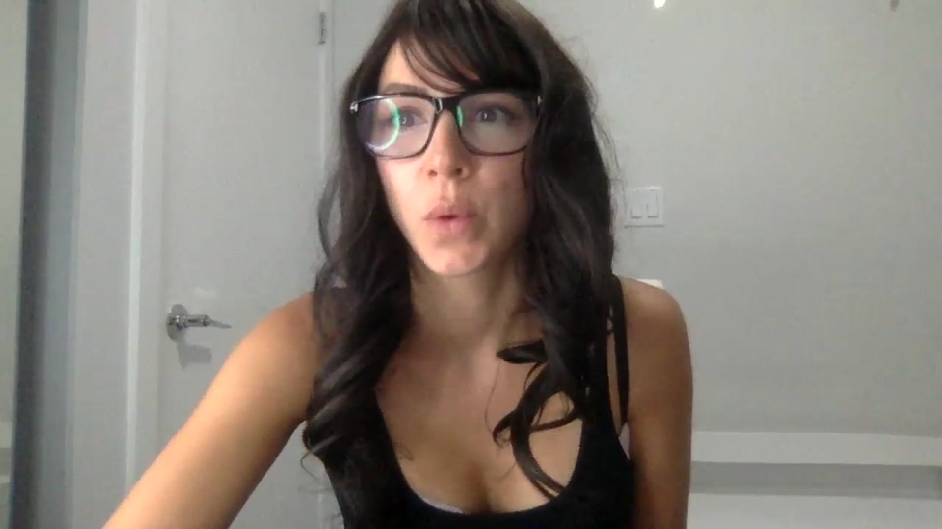 Gallery image thumbnail from HayleyRay's myfreecams stream on, 08/09/2023, 04:00 image 9 of 20