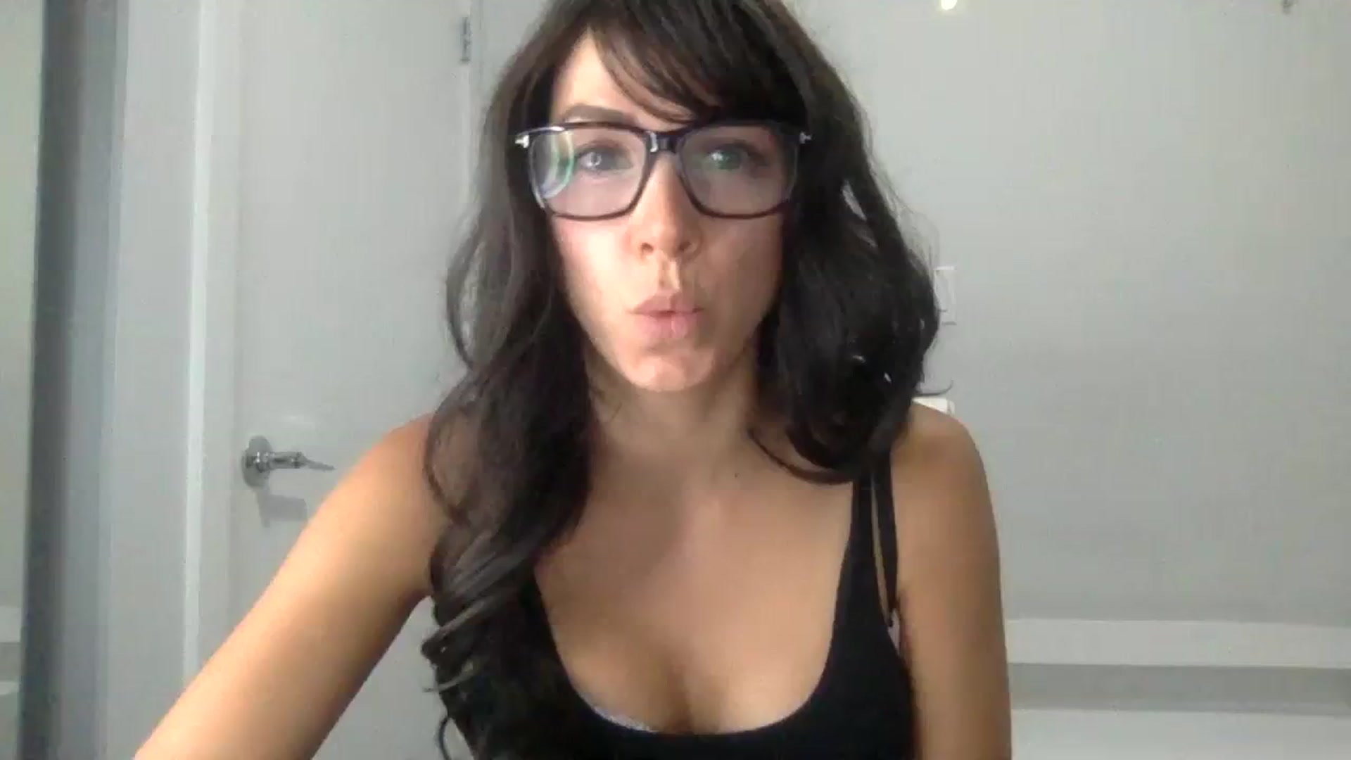 Gallery image thumbnail from HayleyRay's myfreecams stream on, 08/09/2023, 04:00 image 1 of 20