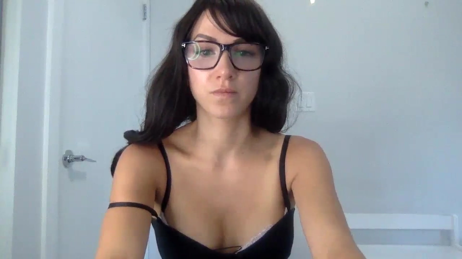 Gallery image thumbnail from HayleyRay's myfreecams stream on, 08/12/2023, 23:06 image 6 of 20