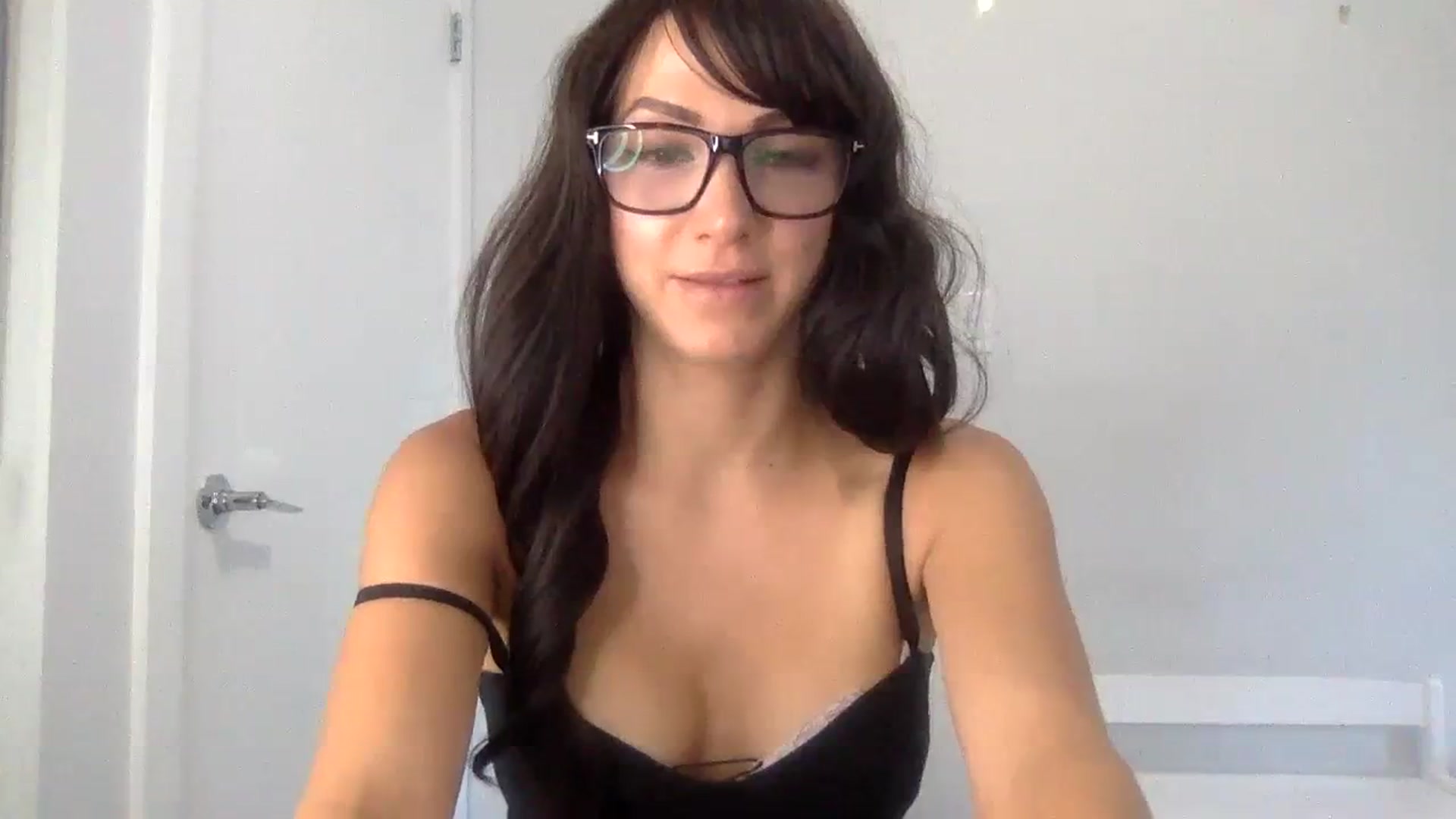 Gallery image thumbnail from HayleyRay's myfreecams stream on, 08/12/2023, 23:06 image 5 of 20