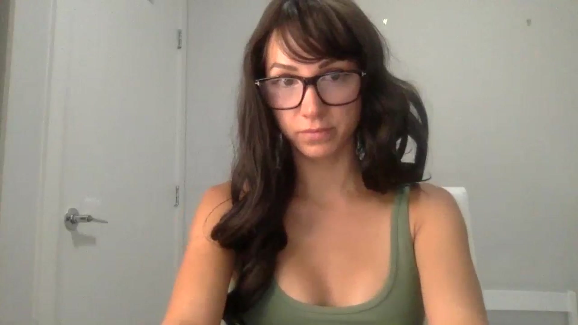 Gallery image thumbnail from HayleyRay's myfreecams stream on, 08/18/2023, 04:03 image 10 of 20