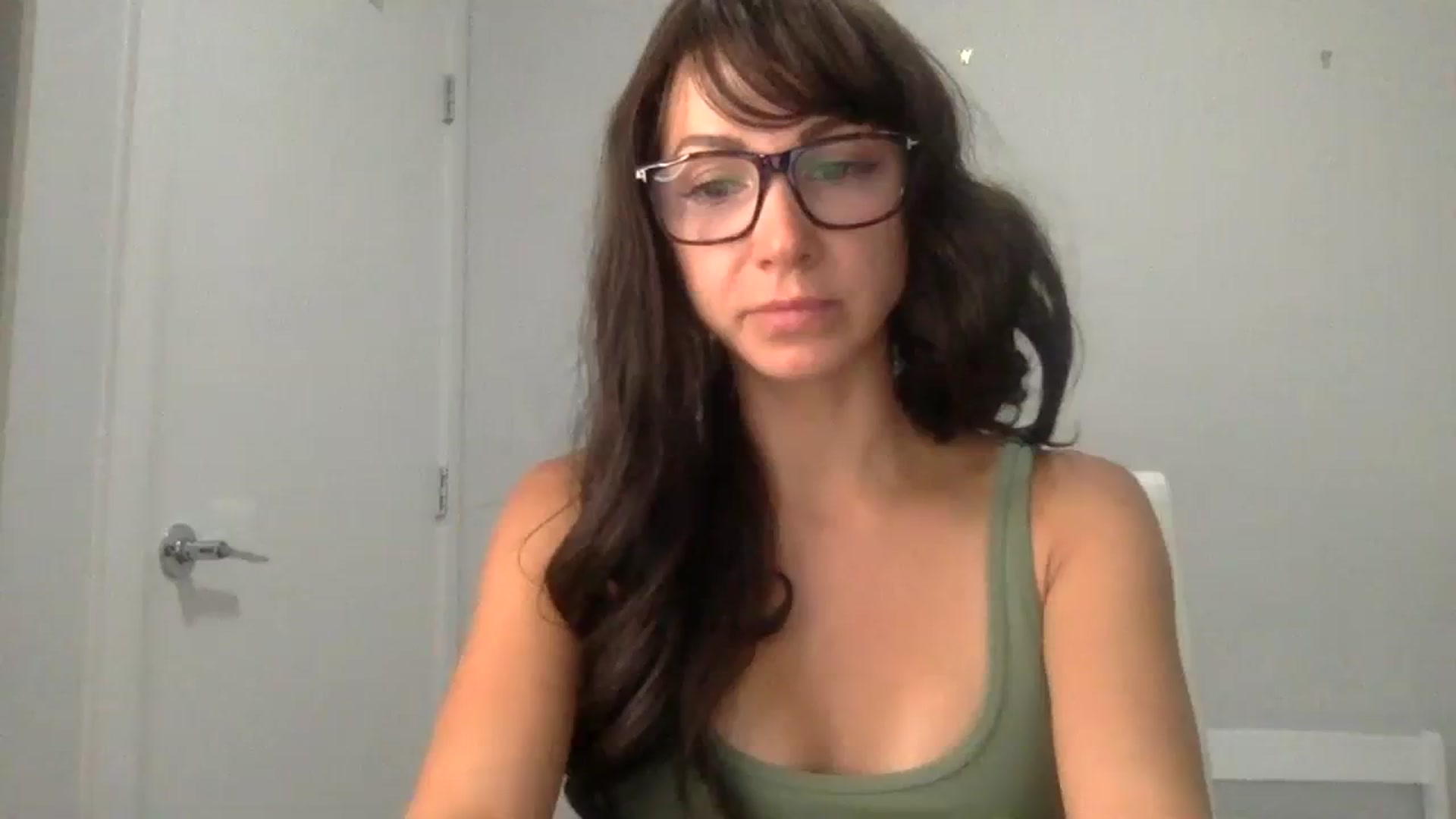 Gallery image thumbnail from HayleyRay's myfreecams stream on, 08/18/2023, 04:03 image 8 of 20