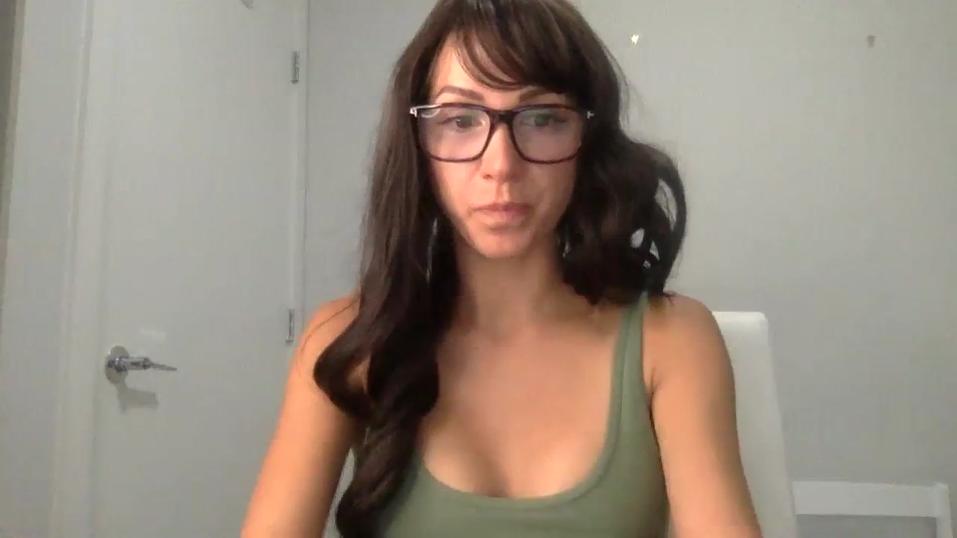 Gallery image thumbnail from HayleyRay's myfreecams stream on, 08/18/2023, 04:03 image 9 of 20