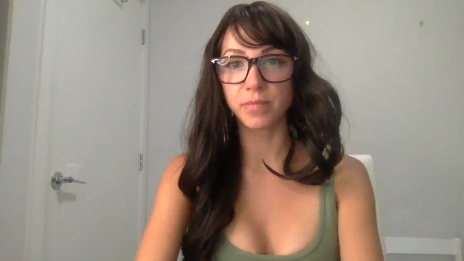 Gallery image thumbnail from HayleyRay's myfreecams stream on, 08/18/2023, 04:03 image 5 of 20