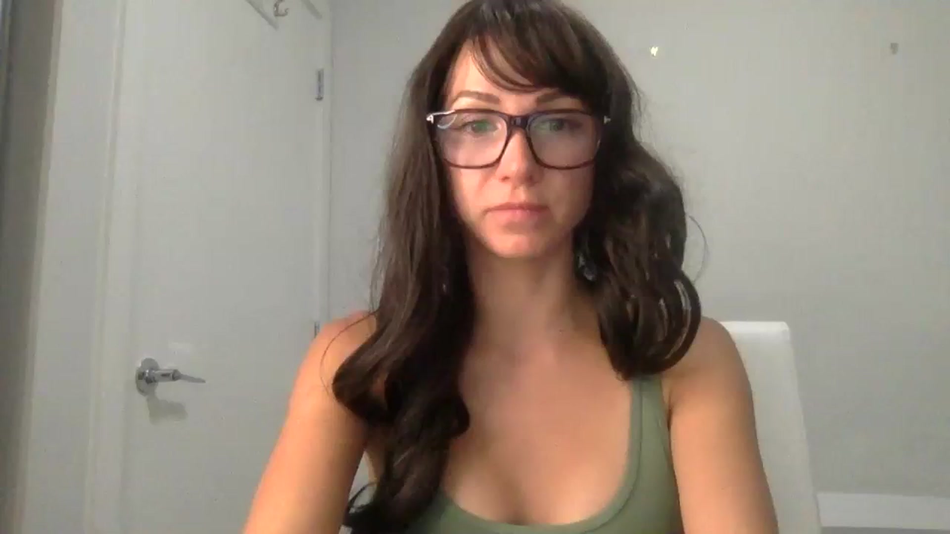 Gallery image thumbnail from HayleyRay's myfreecams stream on, 08/18/2023, 04:03 image 15 of 20