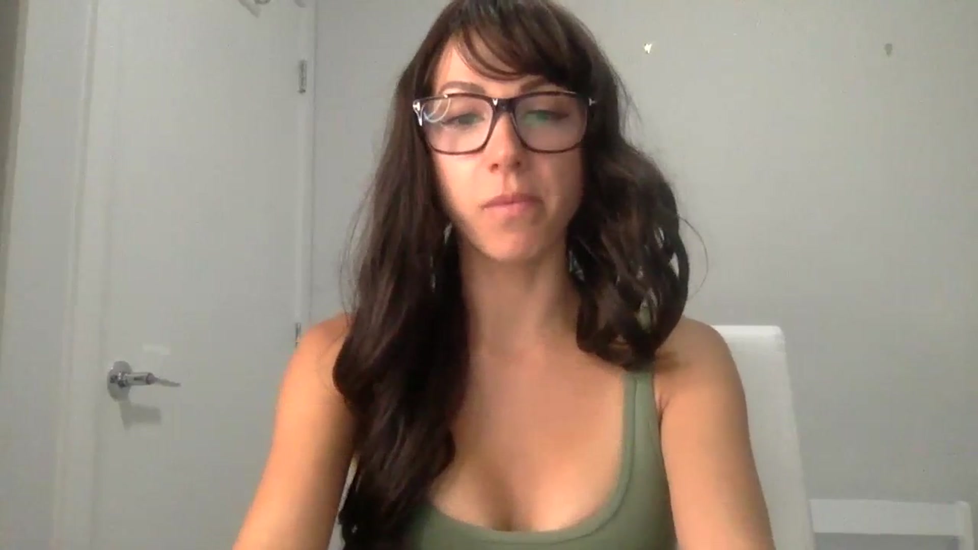 Gallery image thumbnail from HayleyRay's myfreecams stream on, 08/18/2023, 04:03 image 2 of 20