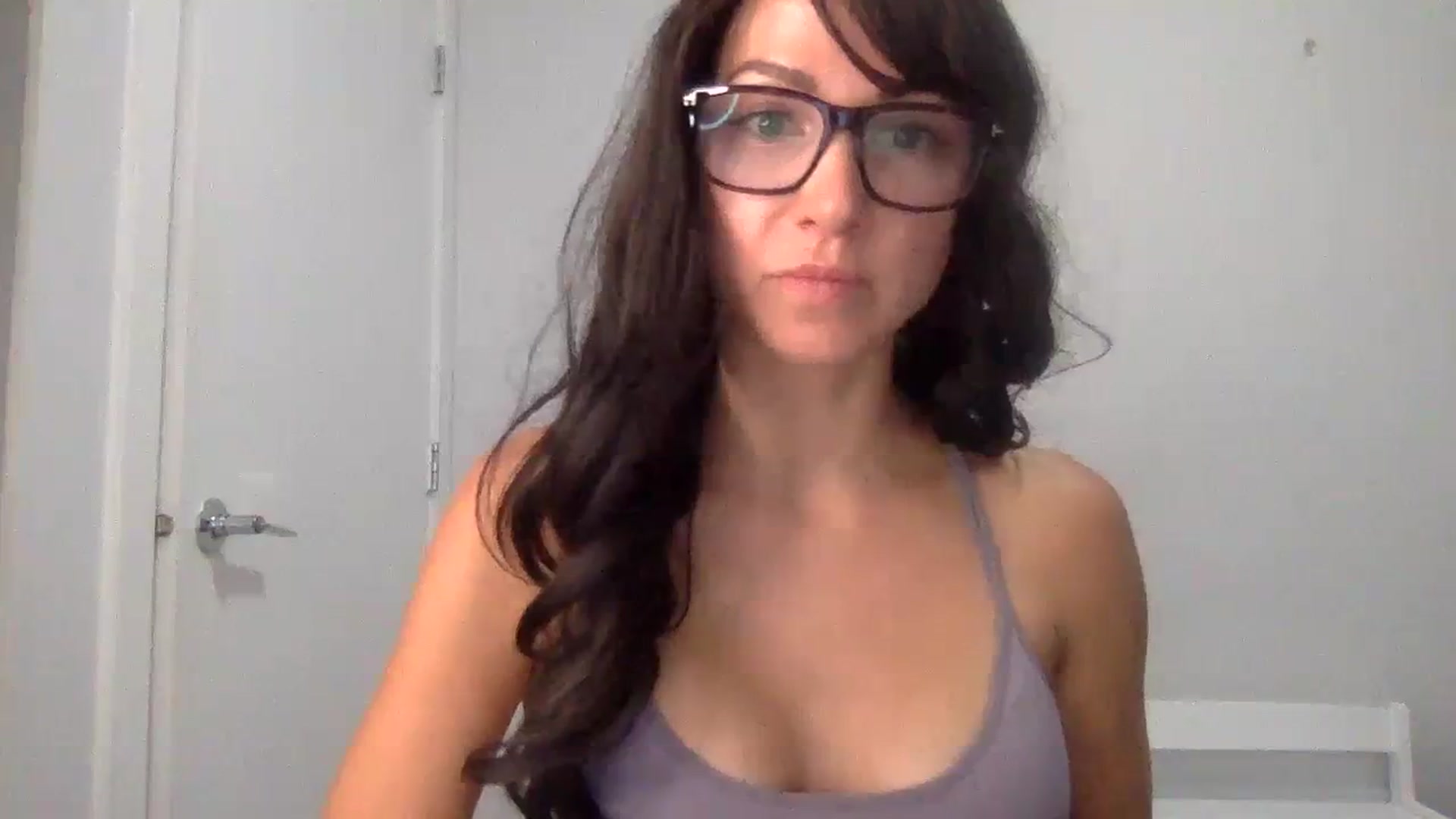Gallery image thumbnail from HayleyRay's myfreecams stream on, 08/22/2023, 04:21 image 4 of 20