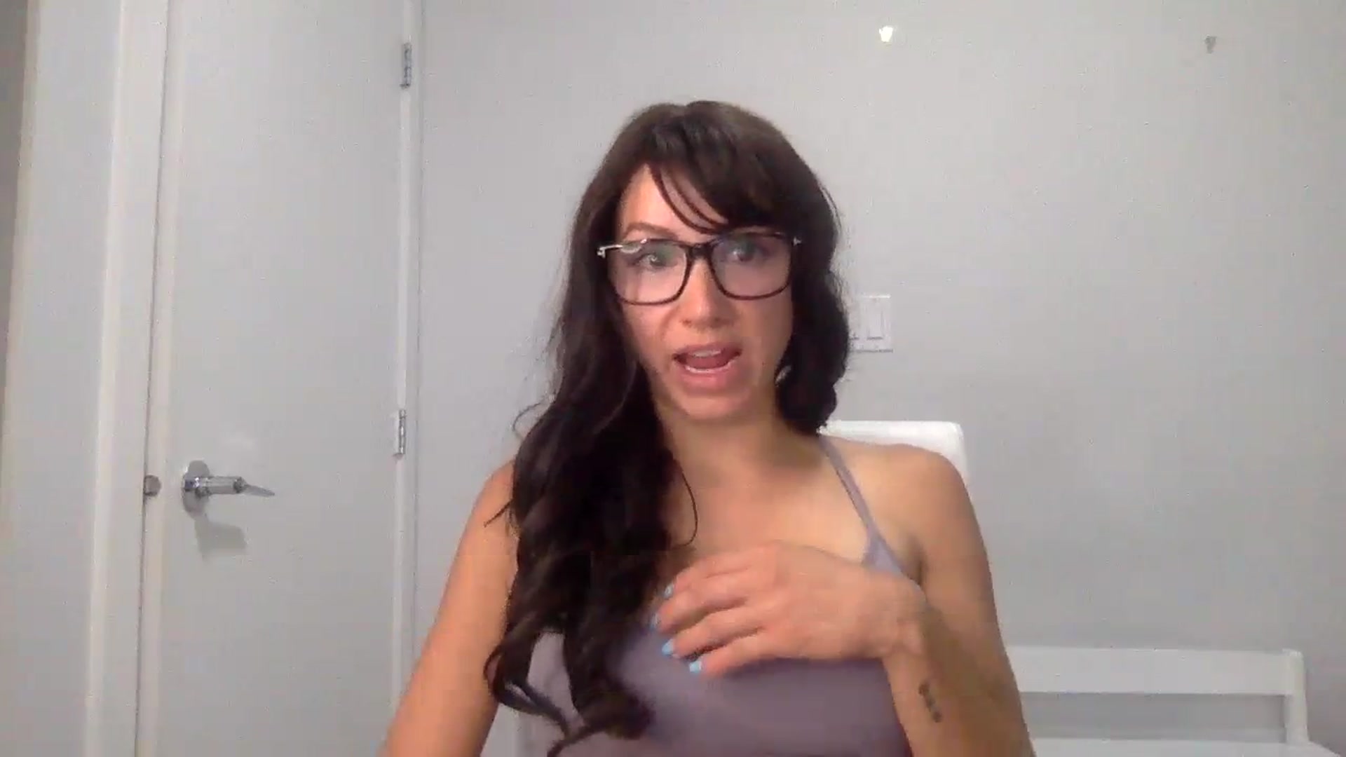 Gallery image thumbnail from HayleyRay's myfreecams stream on, 08/22/2023, 04:21 image 12 of 20