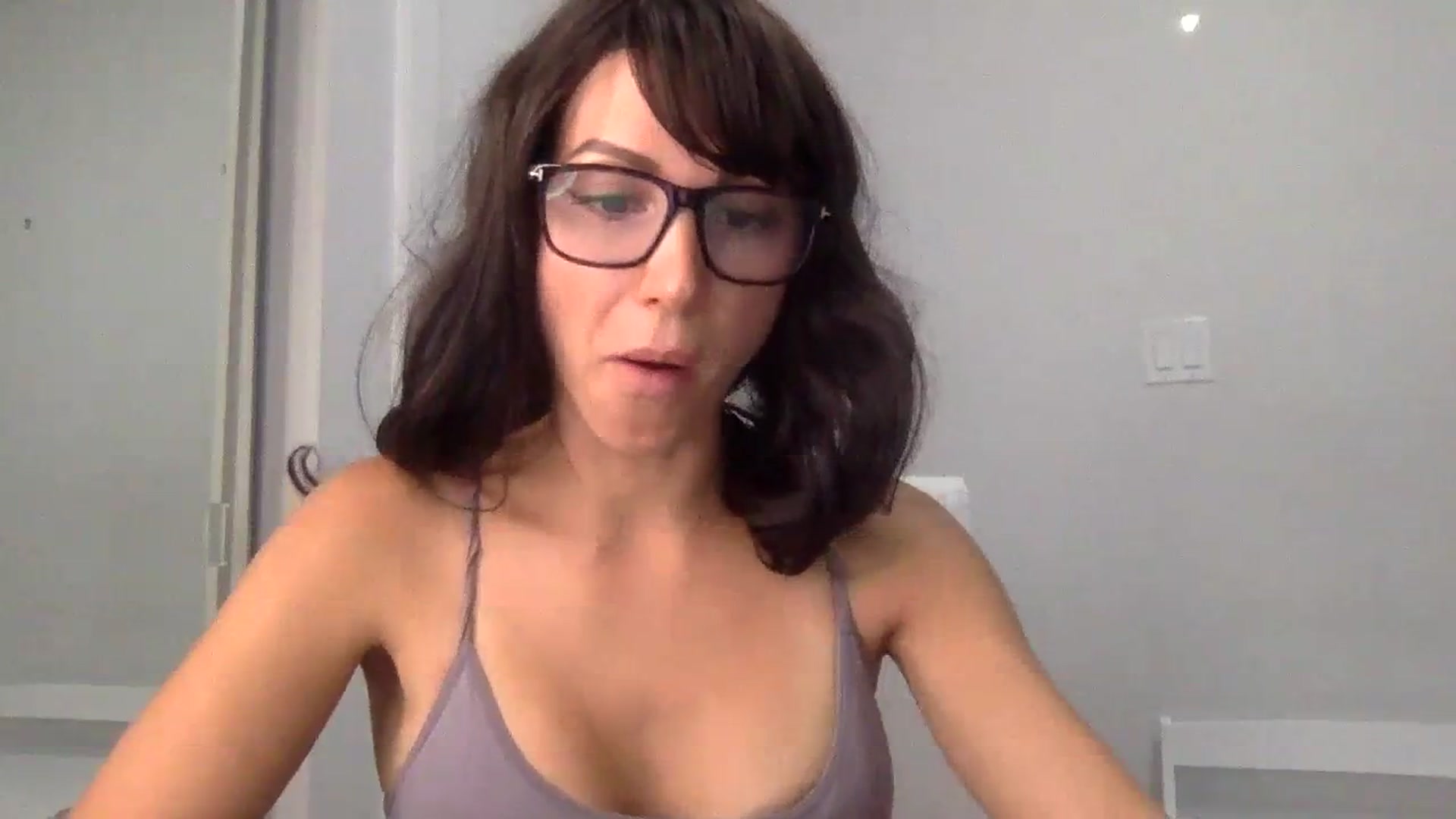 Gallery image thumbnail from HayleyRay's myfreecams stream on, 10/11/2023, 04:44 image 17 of 20