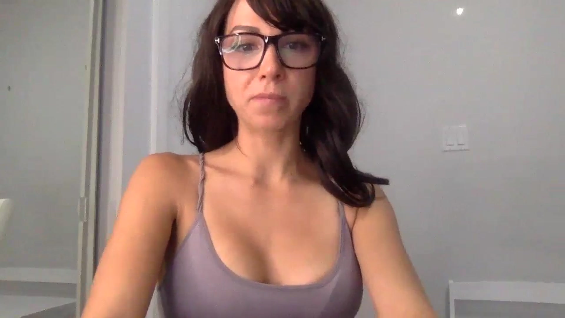 Gallery image thumbnail from HayleyRay's myfreecams stream on, 10/11/2023, 04:44 image 4 of 20