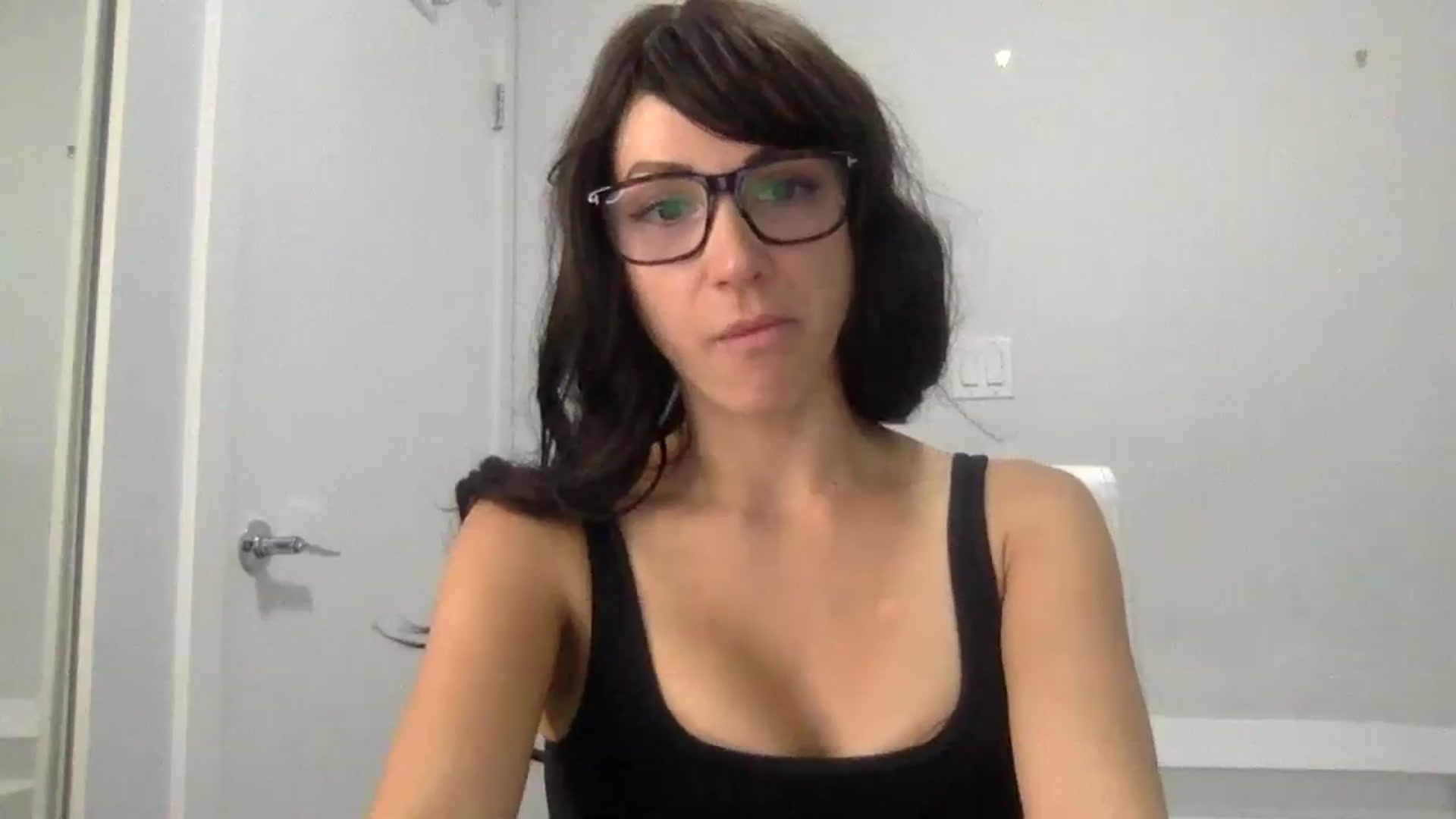Gallery image thumbnail from HayleyRay's myfreecams stream on, 10/27/2023, 03:15 image 9 of 20
