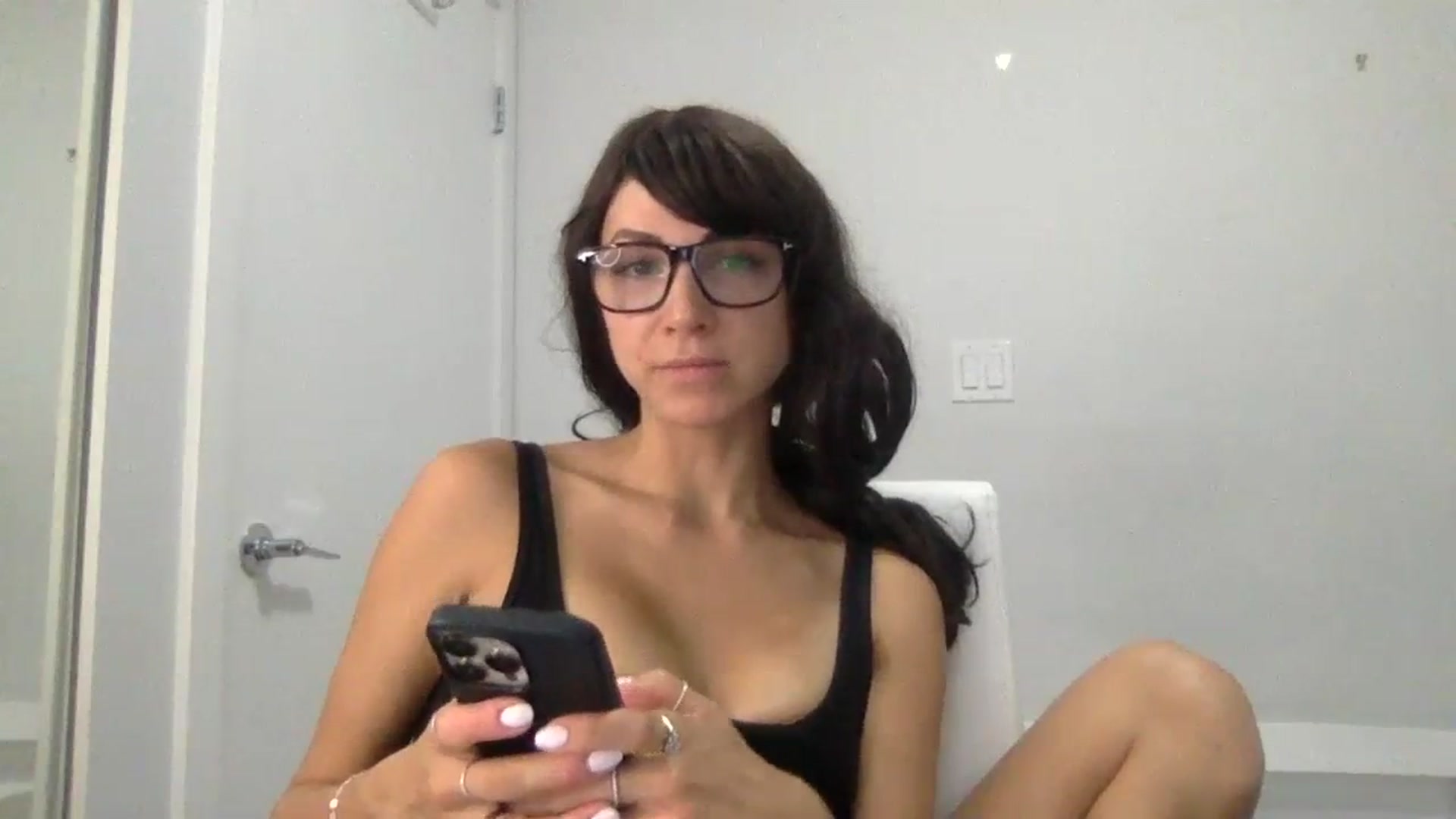 Gallery image thumbnail from HayleyRay's myfreecams stream on, 10/27/2023, 03:15 image 17 of 20