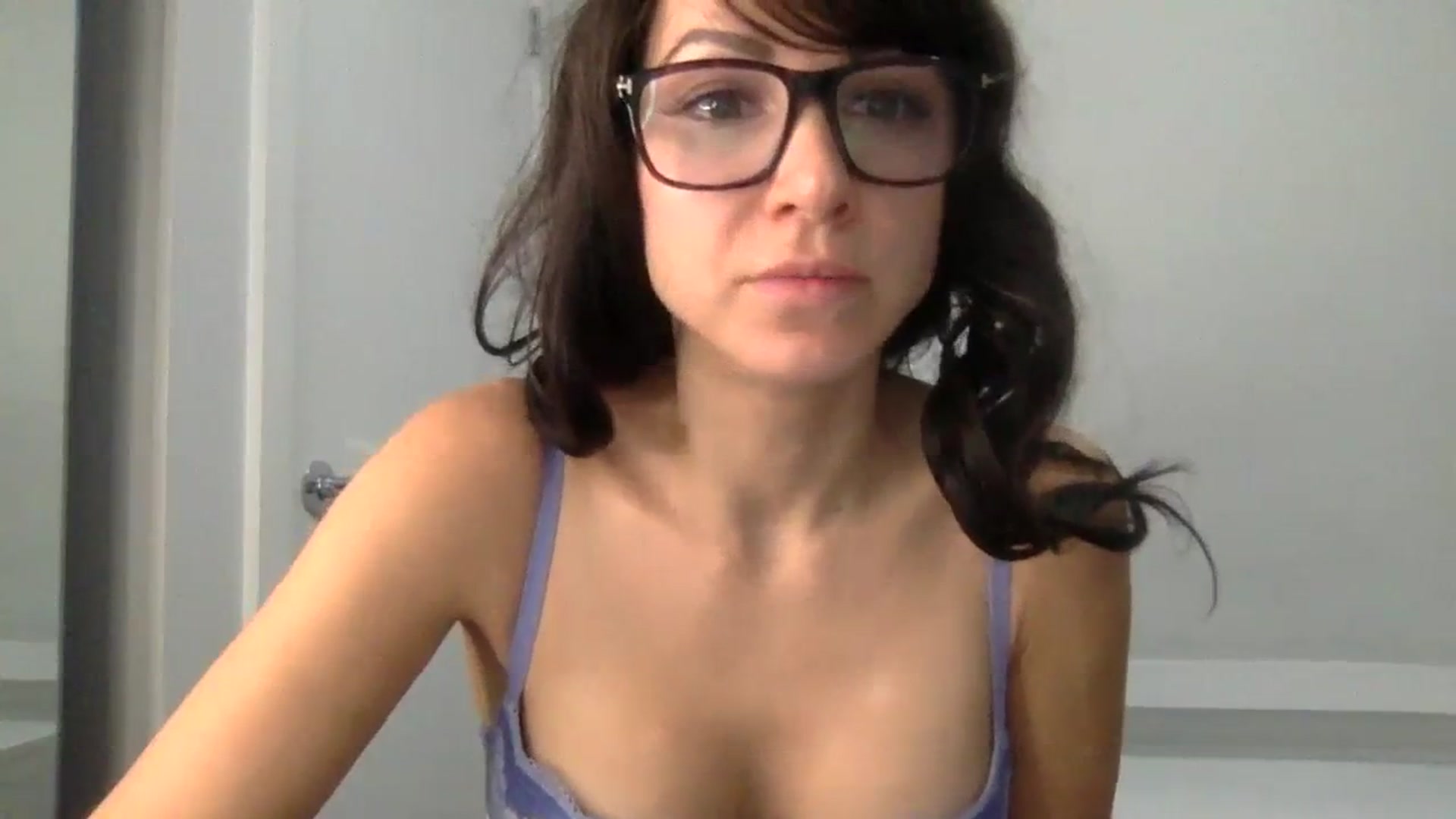 Gallery image thumbnail from HayleyRay's myfreecams stream on, 11/29/2023, 05:05 image 18 of 20