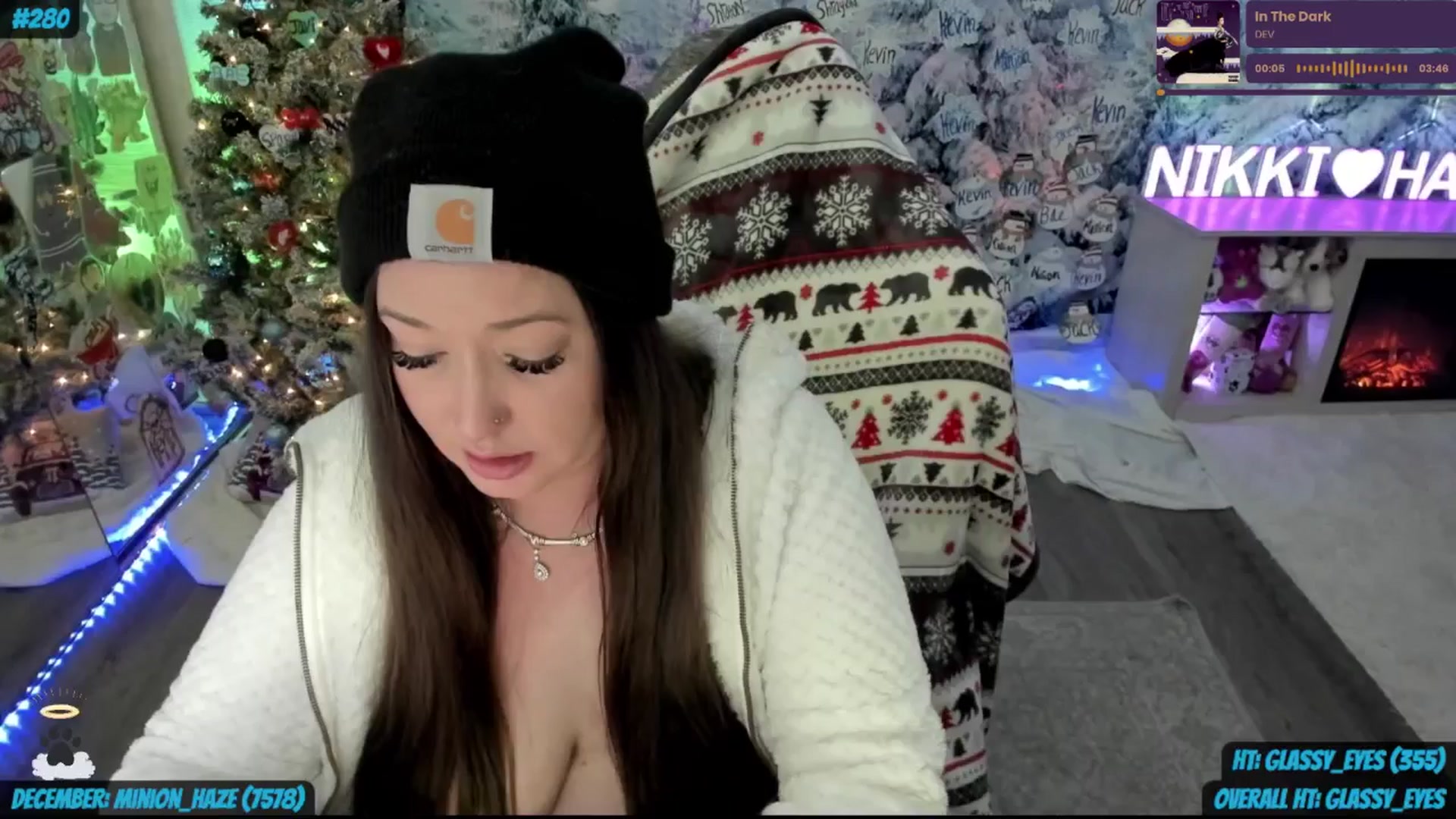 Gallery image thumbnail from Haze_Ballz's myfreecams stream on, 12/21/2025, 16:11 image 3 of 20