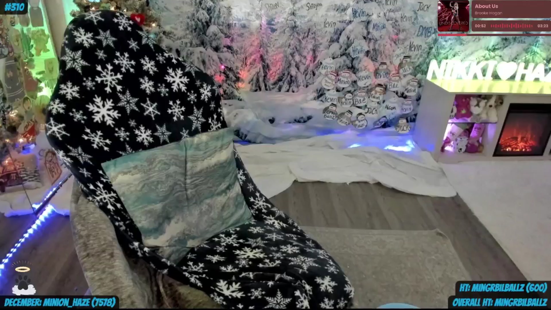 Gallery image thumbnail from Haze_Ballz's myfreecams stream on, 12/26/2025, 19:51 image 6 of 20