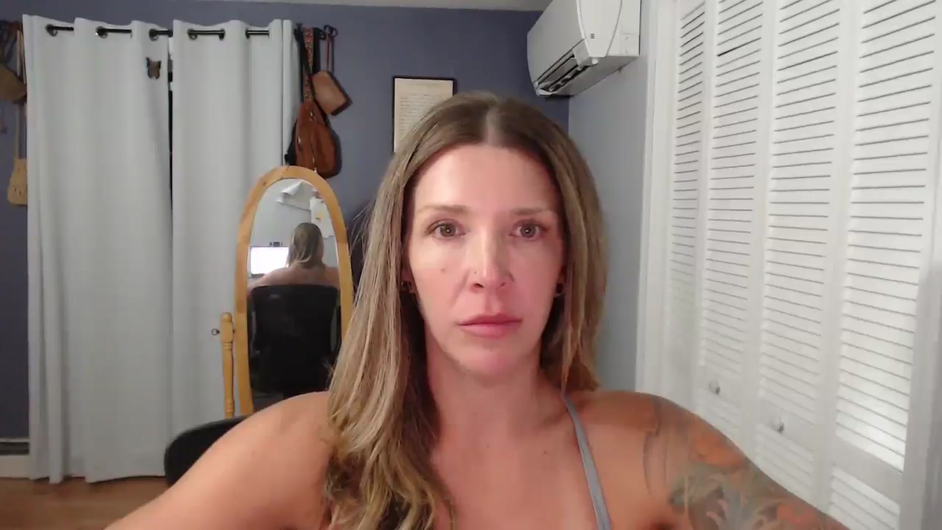 Gallery image thumbnail from HazelJane7's myfreecams stream on, 08/19/2025, 06:04 image 8 of 20
