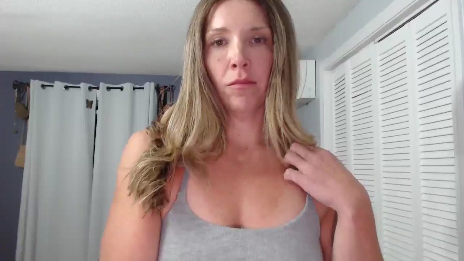 Gallery image thumbnail from HazelJane7's myfreecams stream on, 08/19/2025, 06:04 image 12 of 20