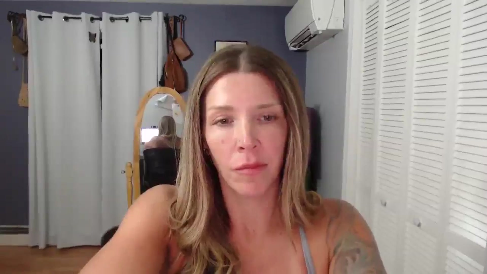 Gallery image thumbnail from HazelJane7's myfreecams stream on, 08/19/2025, 06:04 image 10 of 20