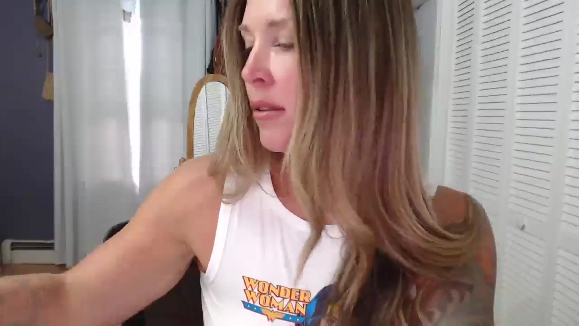Gallery image thumbnail from HazelJane7's myfreecams stream on, 08/19/2025, 14:04 image 19 of 20