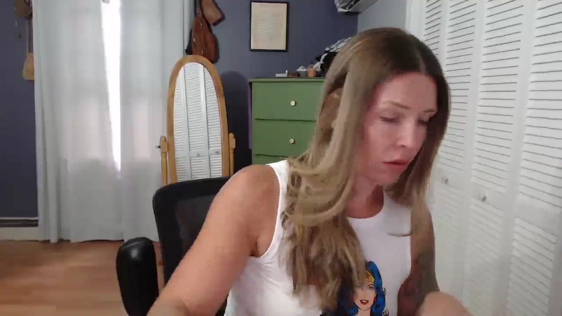 Gallery image thumbnail from HazelJane7's myfreecams stream on, 08/19/2025, 14:04 image 11 of 20