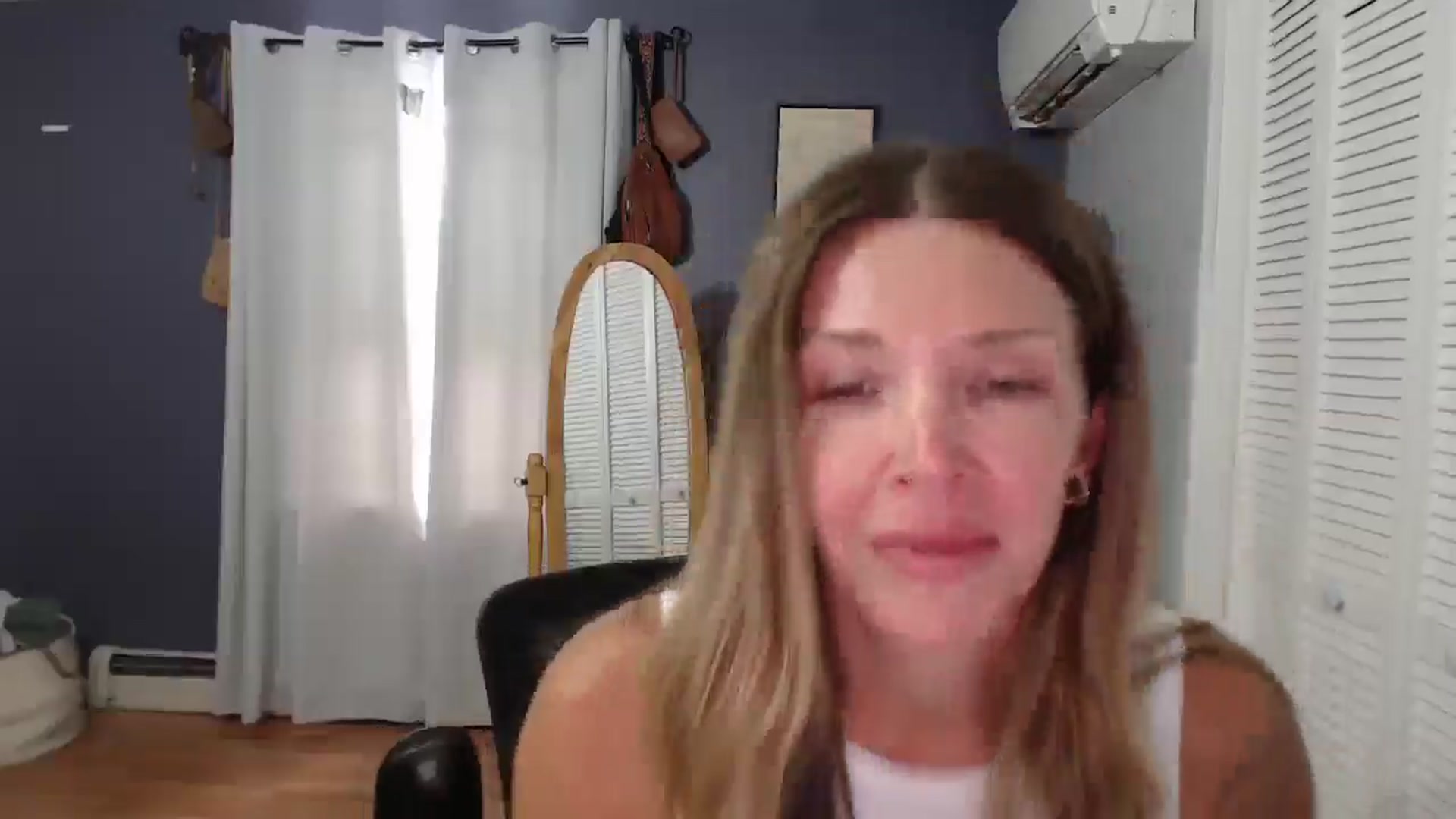 Gallery image thumbnail from HazelJane7's myfreecams stream on, 08/19/2025, 15:14 image 4 of 20