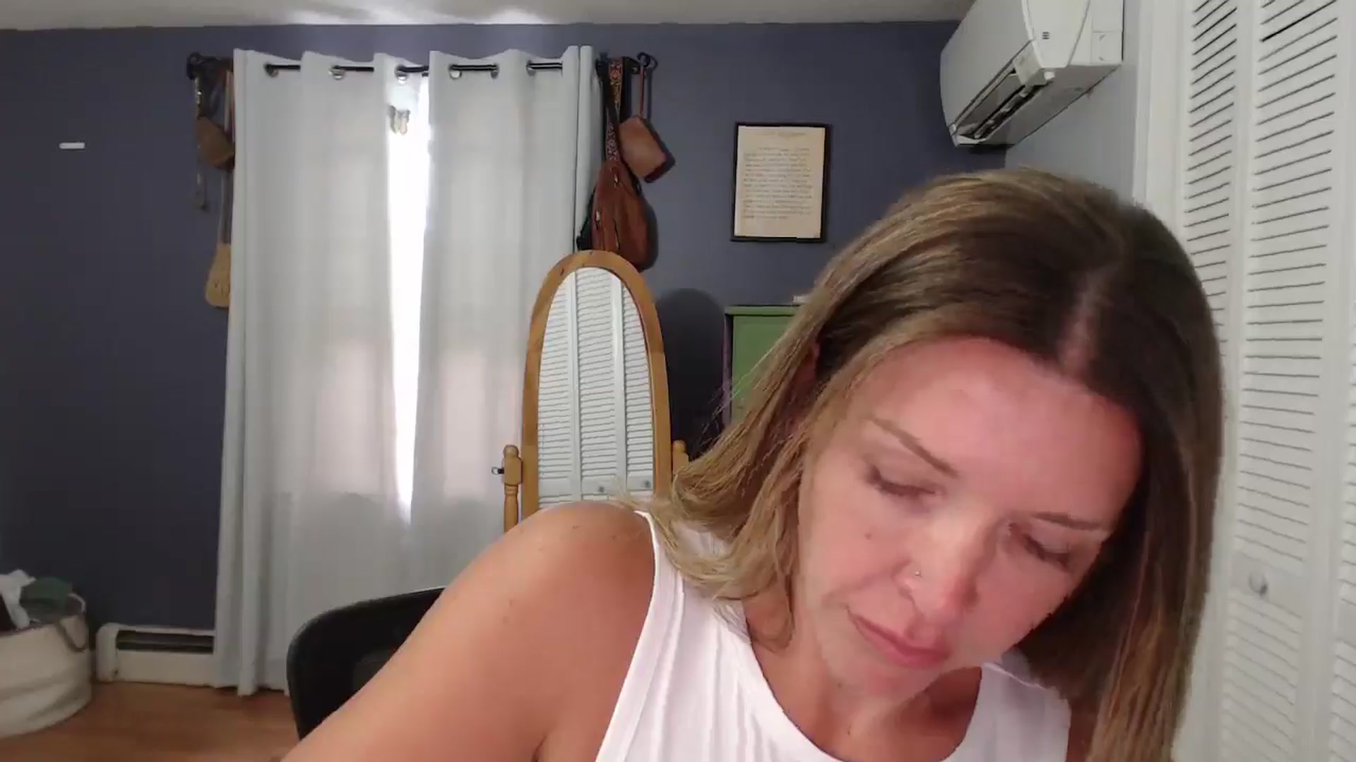 Gallery image thumbnail from HazelJane7's myfreecams stream on, 08/19/2025, 15:14 image 9 of 20