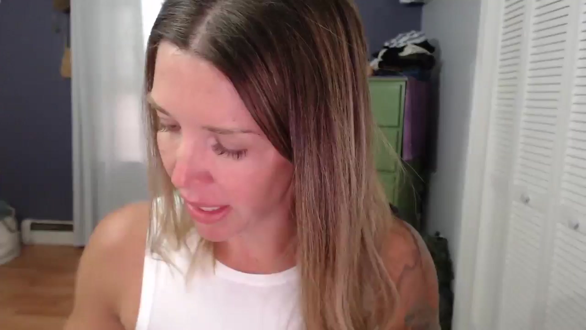 Gallery image thumbnail from HazelJane7's myfreecams stream on, 08/19/2025, 15:14 image 12 of 20