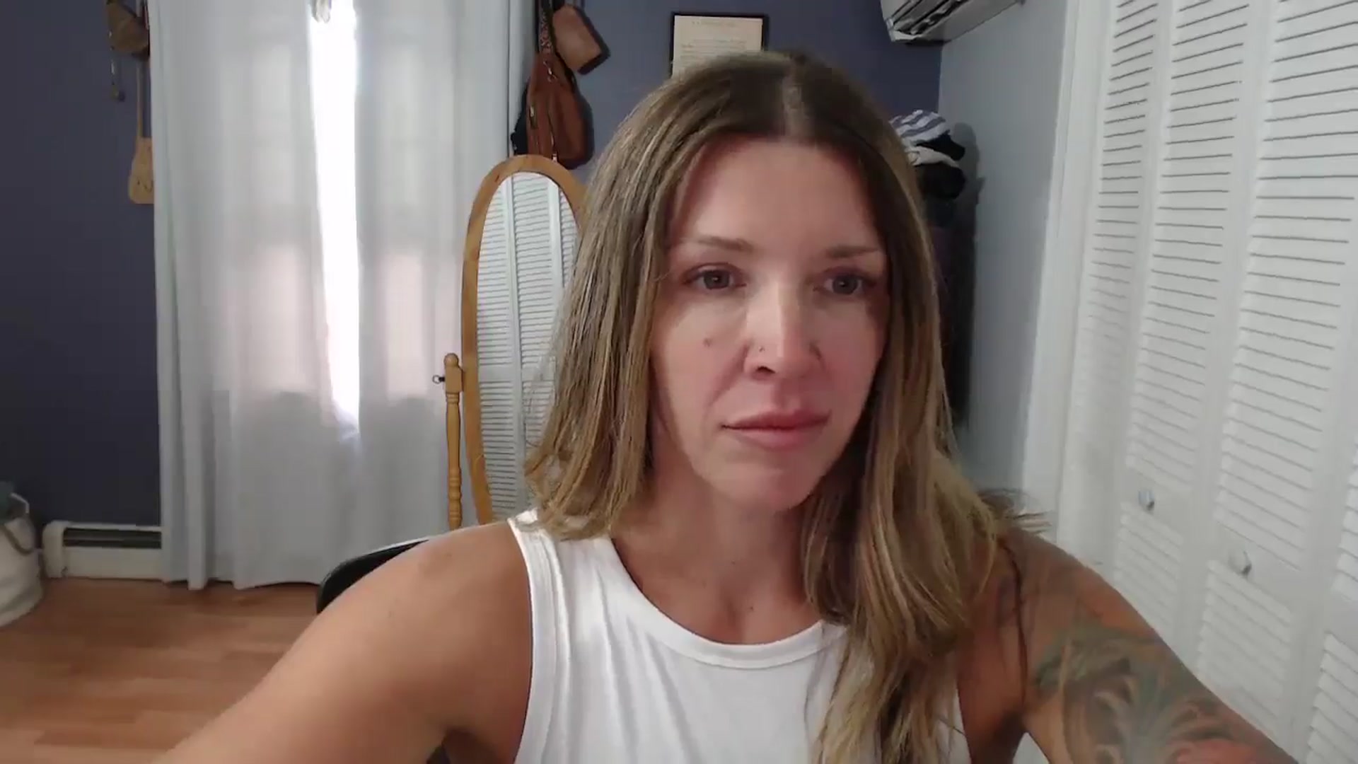 Gallery image thumbnail from HazelJane7's myfreecams stream on, 08/19/2025, 15:41 image 10 of 20