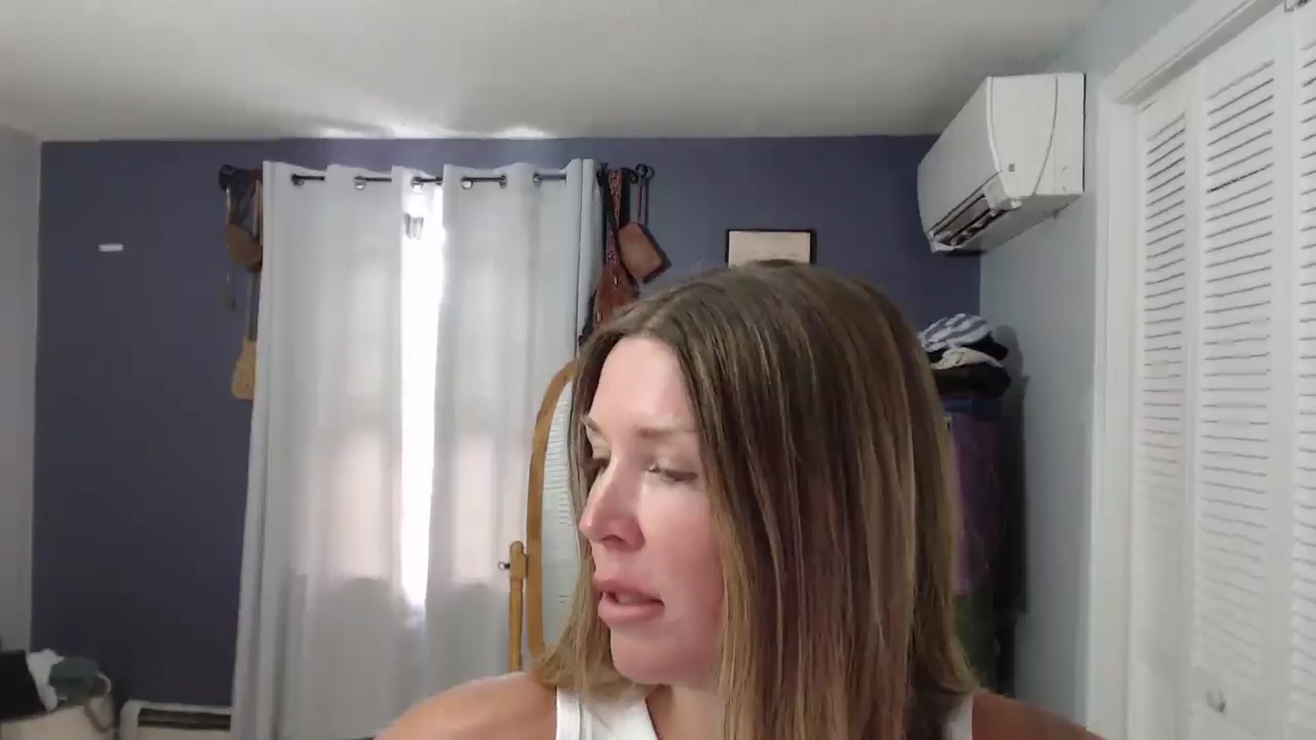 Gallery image thumbnail from HazelJane7's myfreecams stream on, 08/19/2025, 15:41 image 16 of 20
