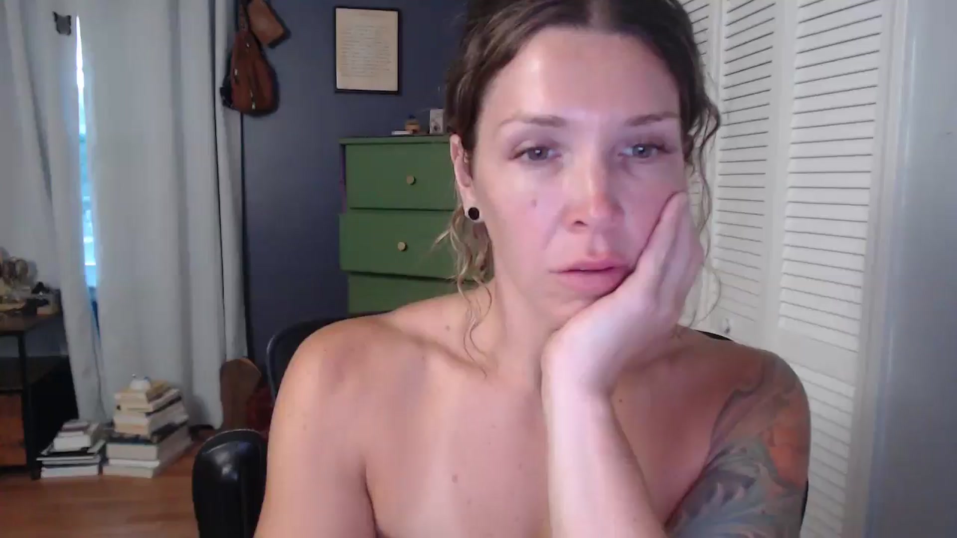 Gallery image thumbnail from HazelJane7's myfreecams stream on, 08/31/2025, 23:21 image 17 of 20
