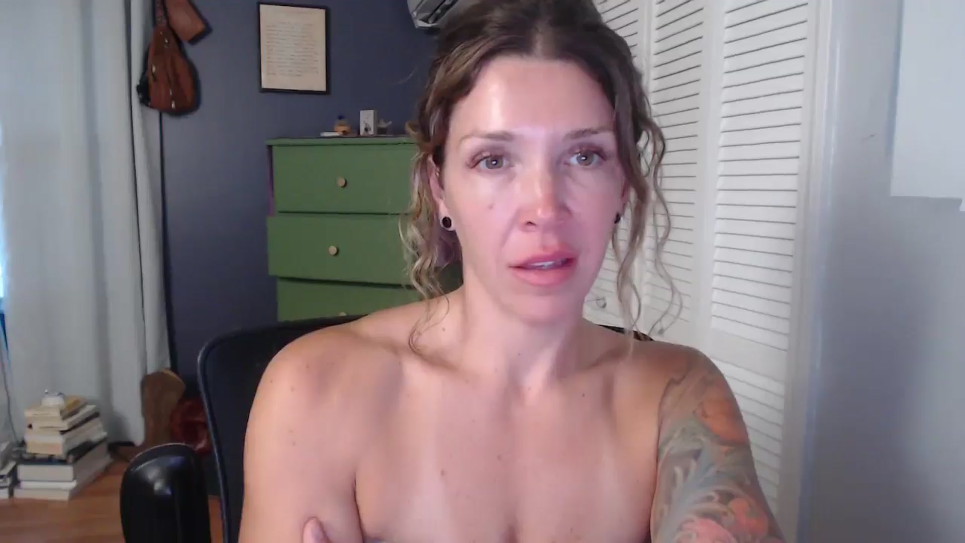 Gallery image thumbnail from HazelJane7's myfreecams stream on, 08/31/2025, 23:21 image 5 of 20