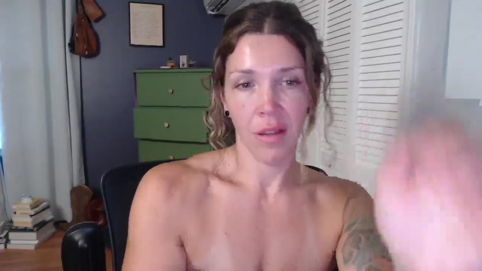 Gallery image thumbnail from HazelJane7's myfreecams stream on, 08/31/2025, 23:21 image 6 of 20