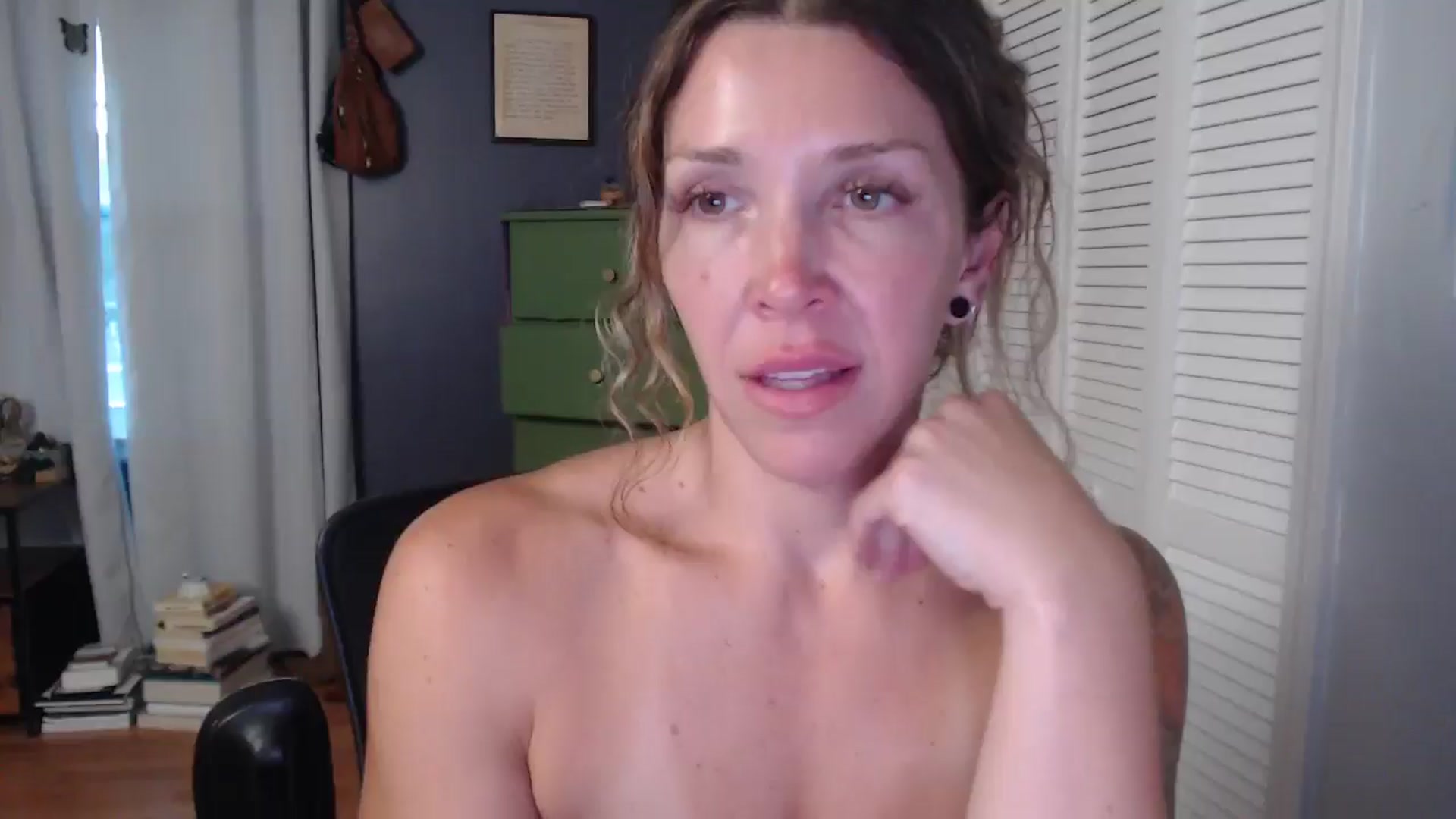 Gallery image thumbnail from HazelJane7's myfreecams stream on, 08/31/2025, 23:21 image 9 of 20