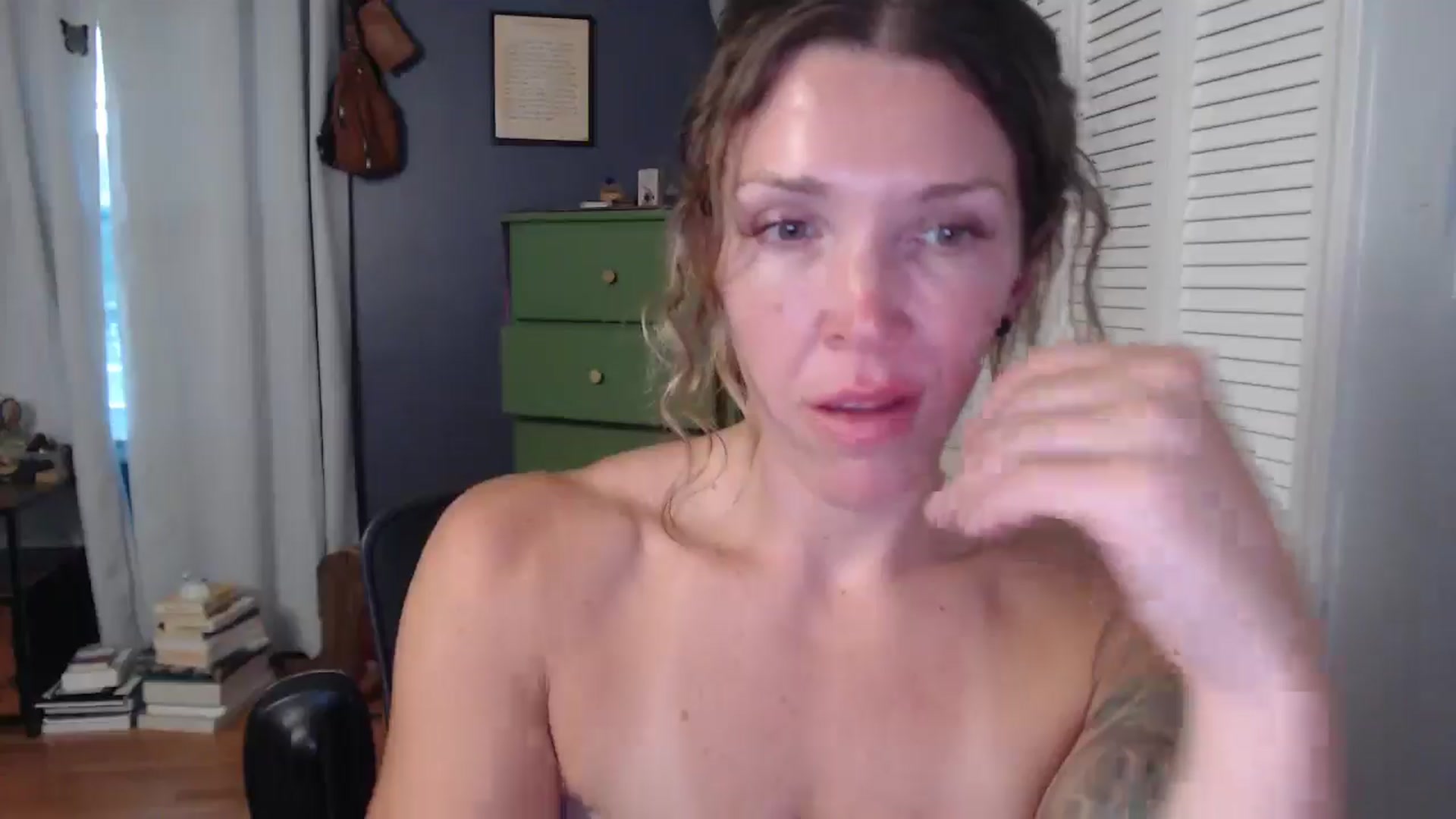 Gallery image thumbnail from HazelJane7's myfreecams stream on, 08/31/2025, 23:21 image 12 of 20