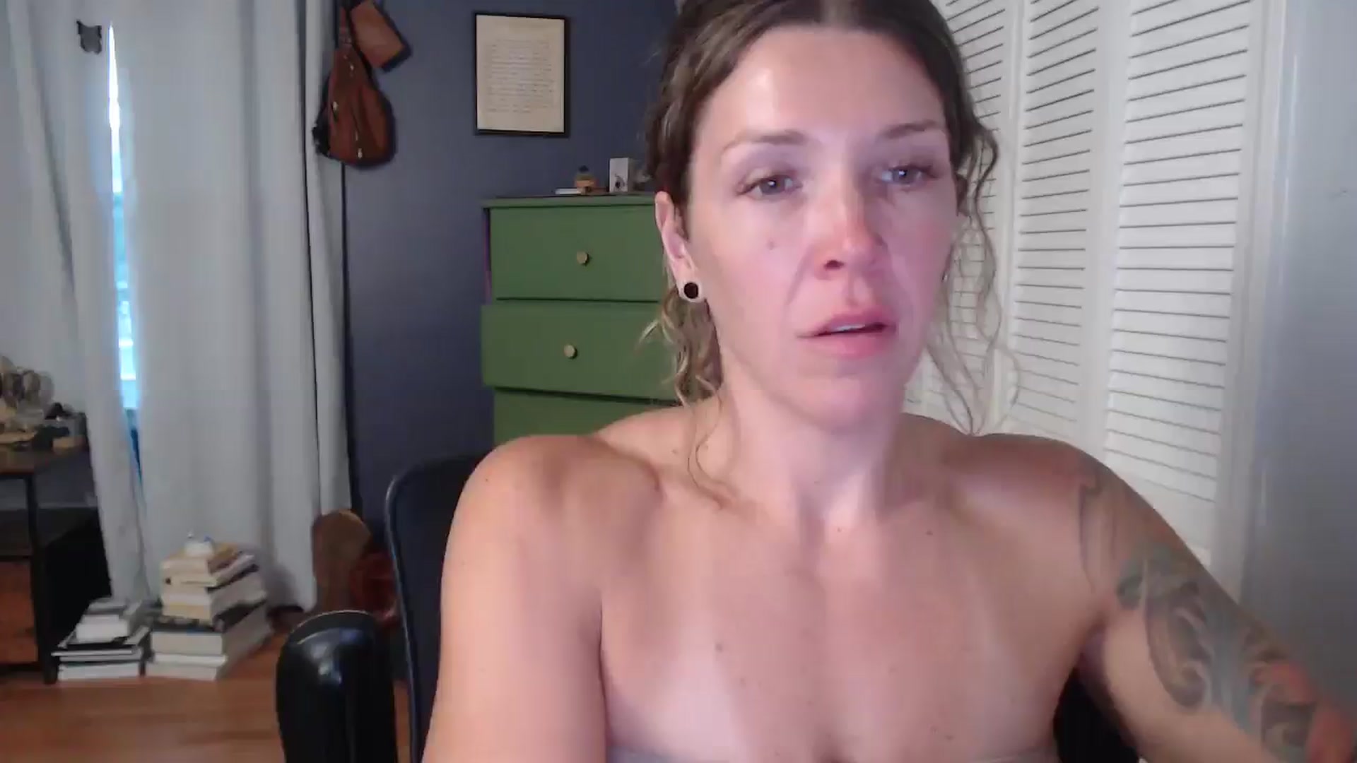 Gallery image thumbnail from HazelJane7's myfreecams stream on, 08/31/2025, 23:21 image 15 of 20