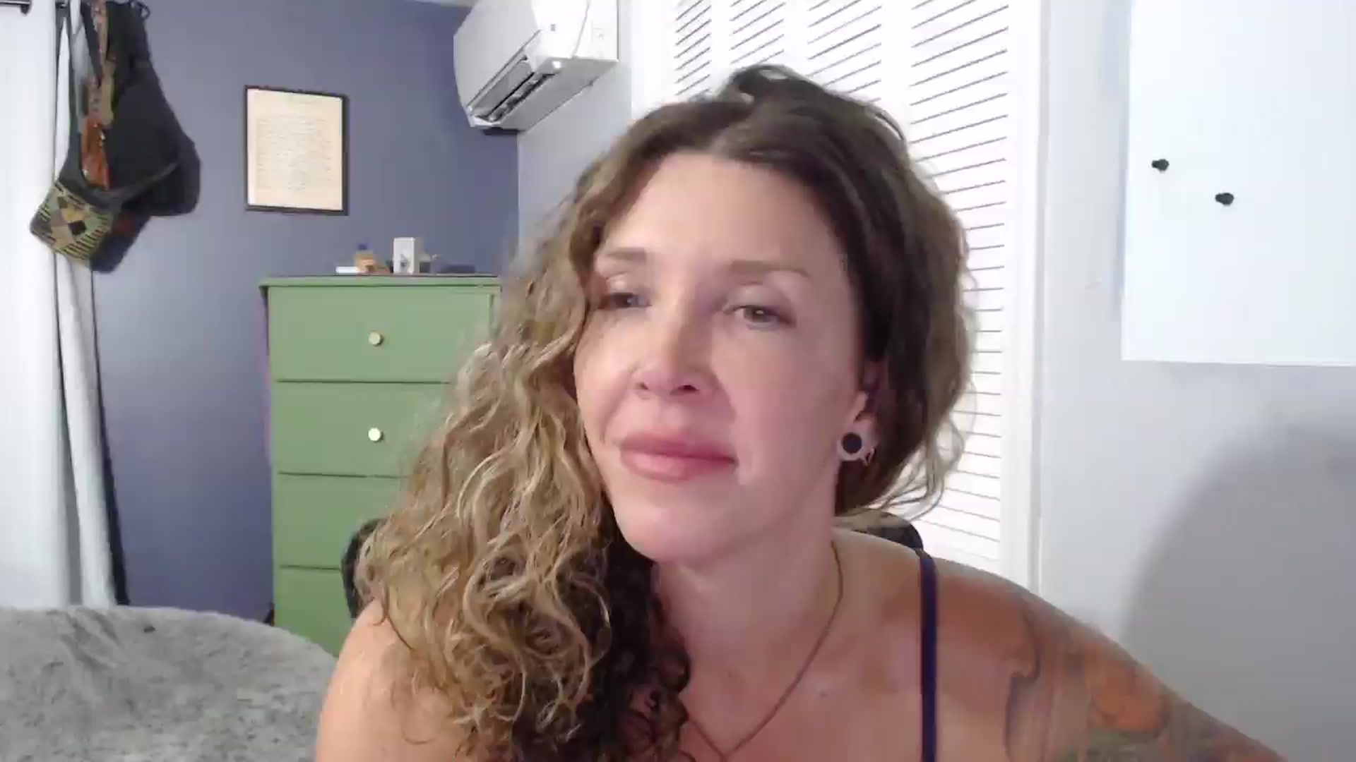 Gallery image thumbnail from HazelJane7's myfreecams stream on, 09/03/2025, 24:24 image 1 of 20