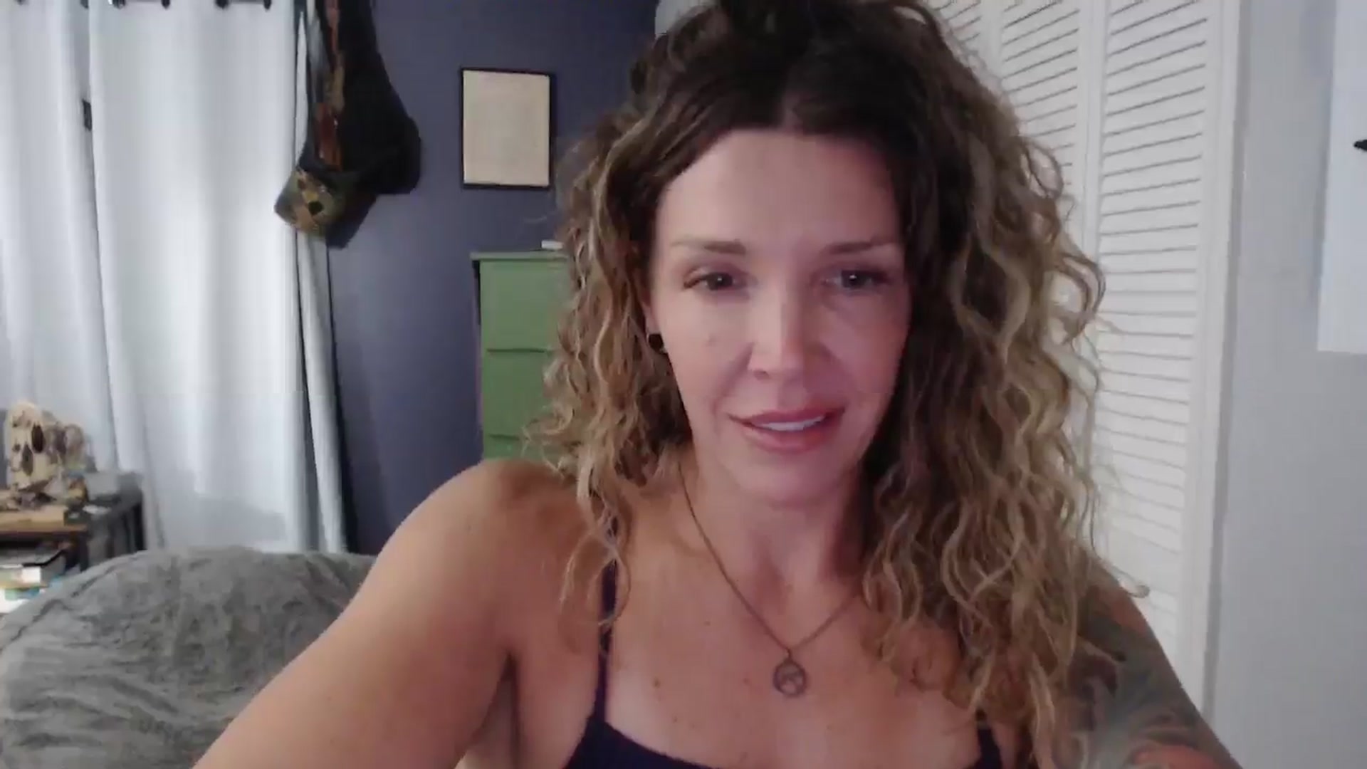 Gallery image thumbnail from HazelJane7's myfreecams stream on, 09/03/2025, 24:24 image 19 of 20