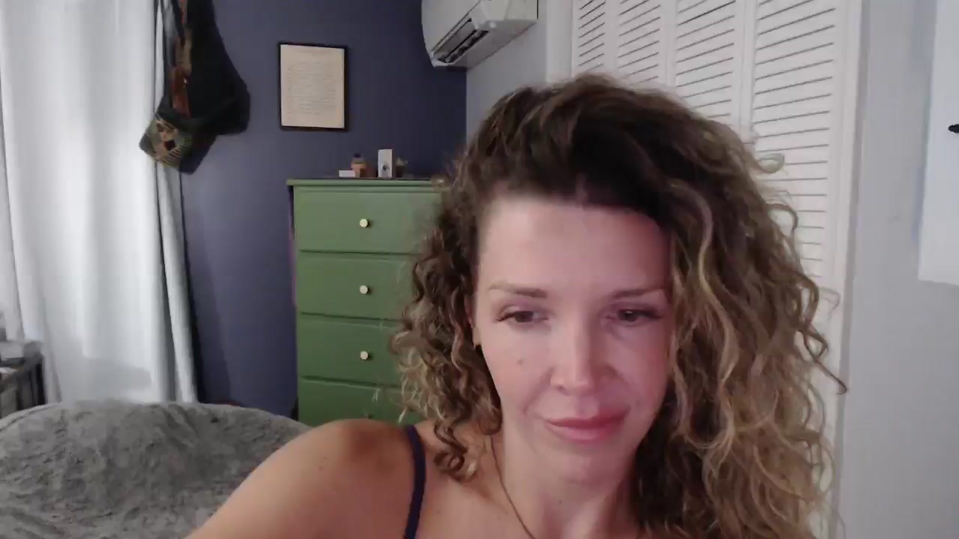Gallery image thumbnail from HazelJane7's myfreecams stream on, 09/03/2025, 24:50 image 17 of 20