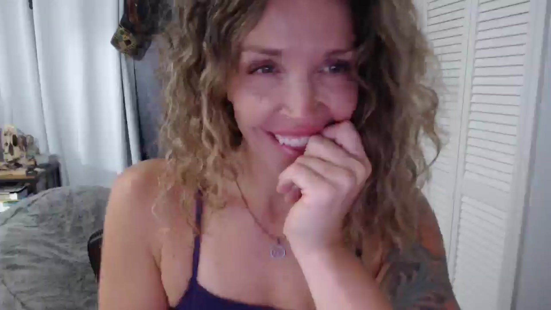 Gallery image thumbnail from HazelJane7's myfreecams stream on, 09/03/2025, 24:50 image 7 of 20