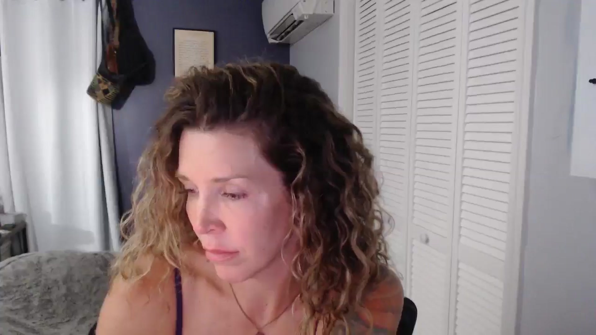 Gallery image thumbnail from HazelJane7's myfreecams stream on, 09/03/2025, 24:50 image 18 of 20