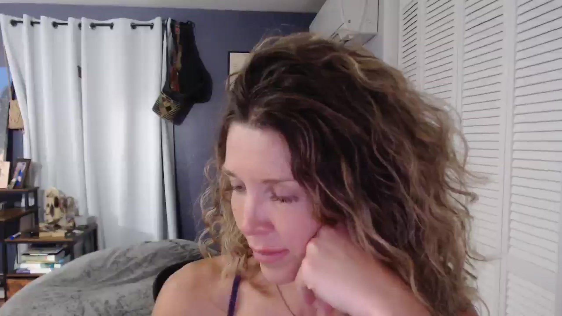 Gallery image thumbnail from HazelJane7's myfreecams stream on, 09/03/2025, 01:34 image 17 of 20