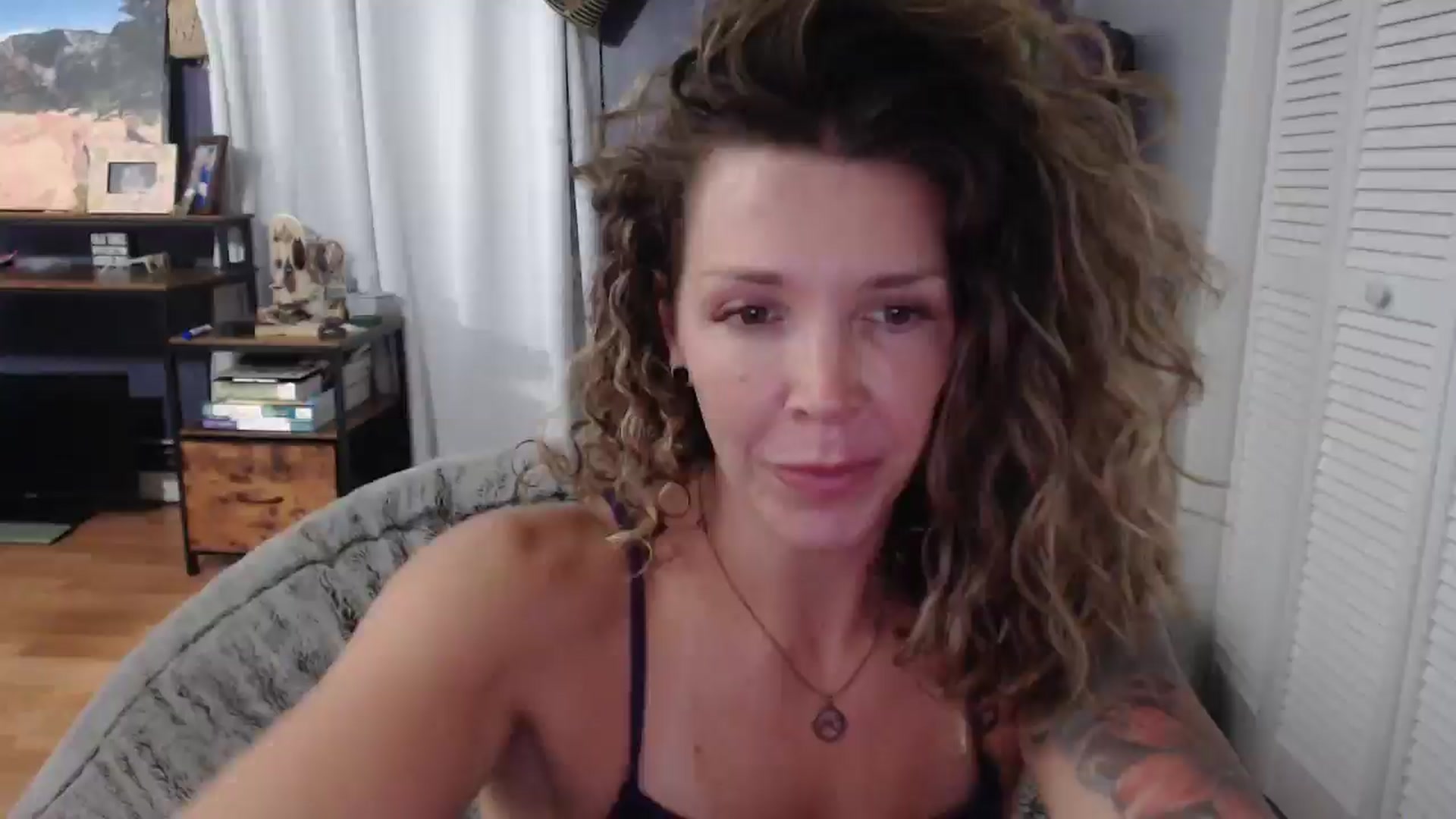 Gallery image thumbnail from HazelJane7's myfreecams stream on, 09/03/2025, 01:34 image 1 of 20