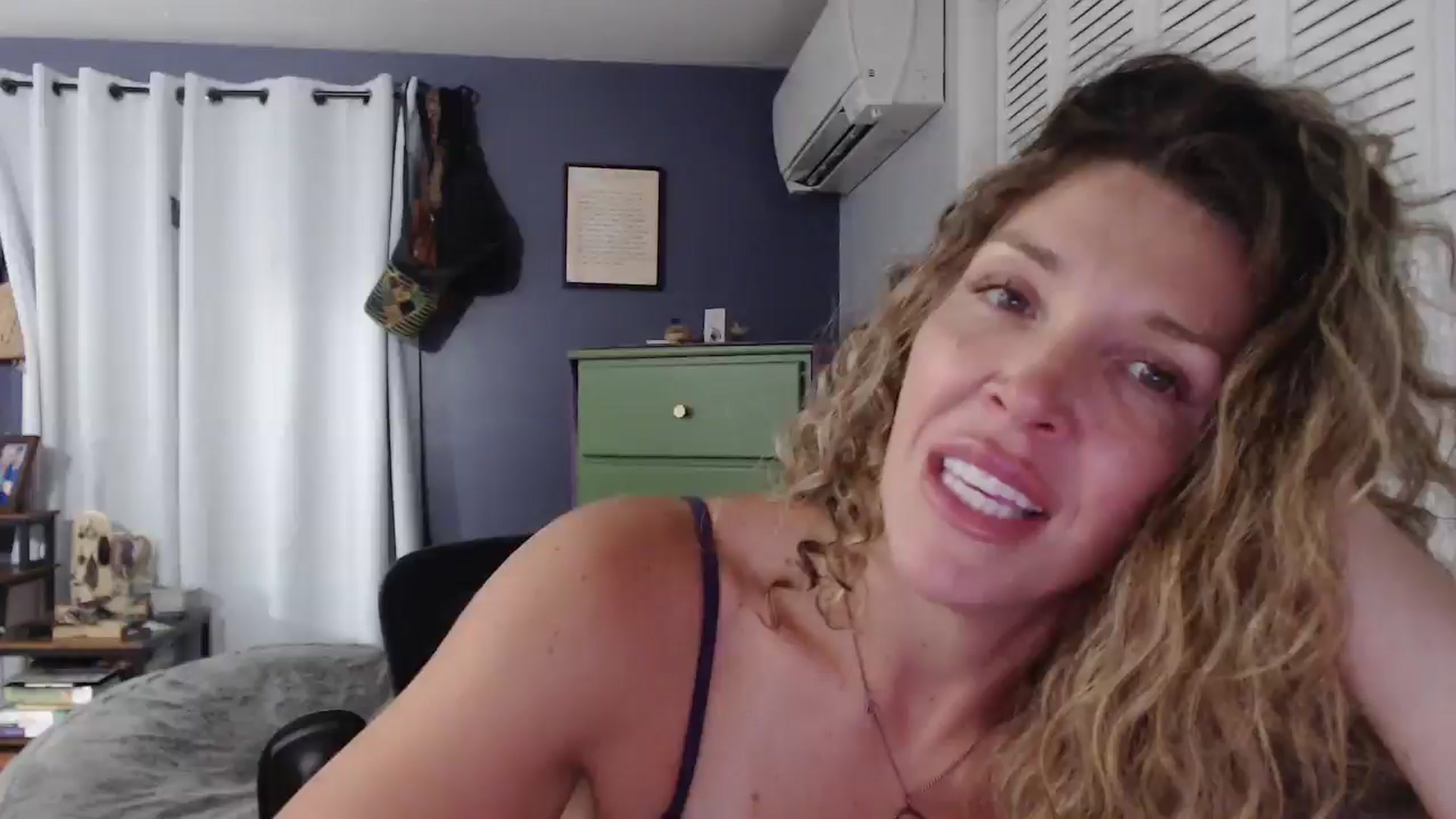 Gallery image thumbnail from HazelJane7's myfreecams stream on, 09/03/2025, 02:23 image 17 of 20