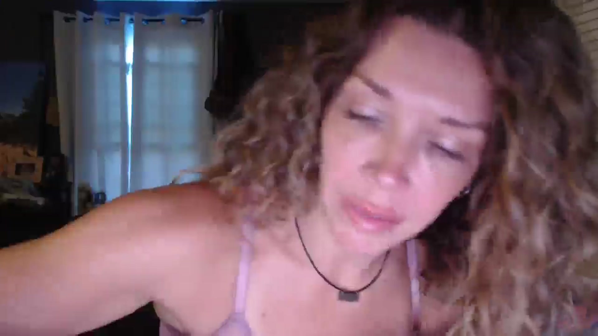 Gallery image thumbnail from HazelJane7's myfreecams stream on, 09/04/2025, 12:47 image 13 of 20