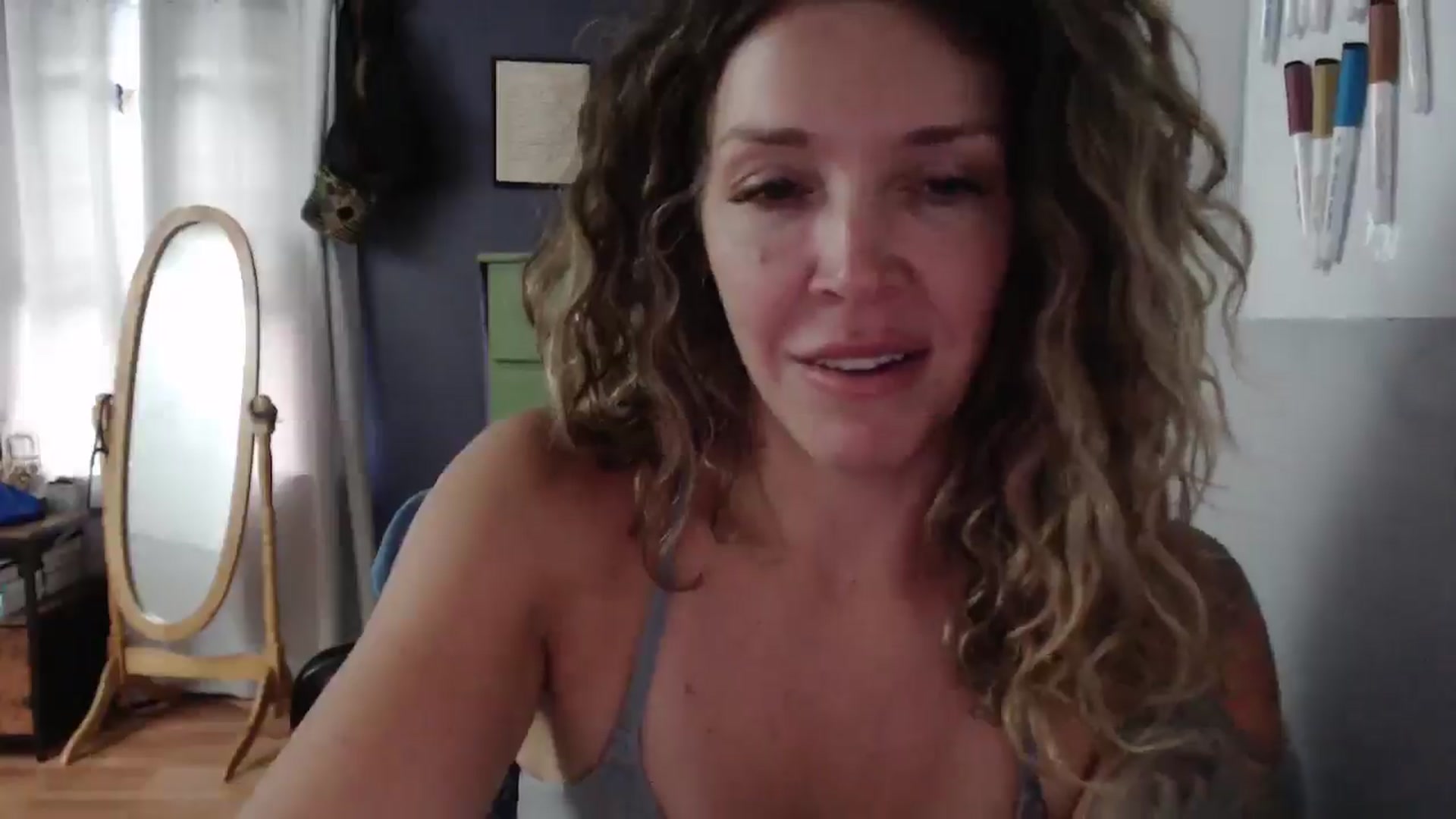 Gallery image thumbnail from HazelJane7's myfreecams stream on, 09/07/2025, 16:11 image 4 of 20