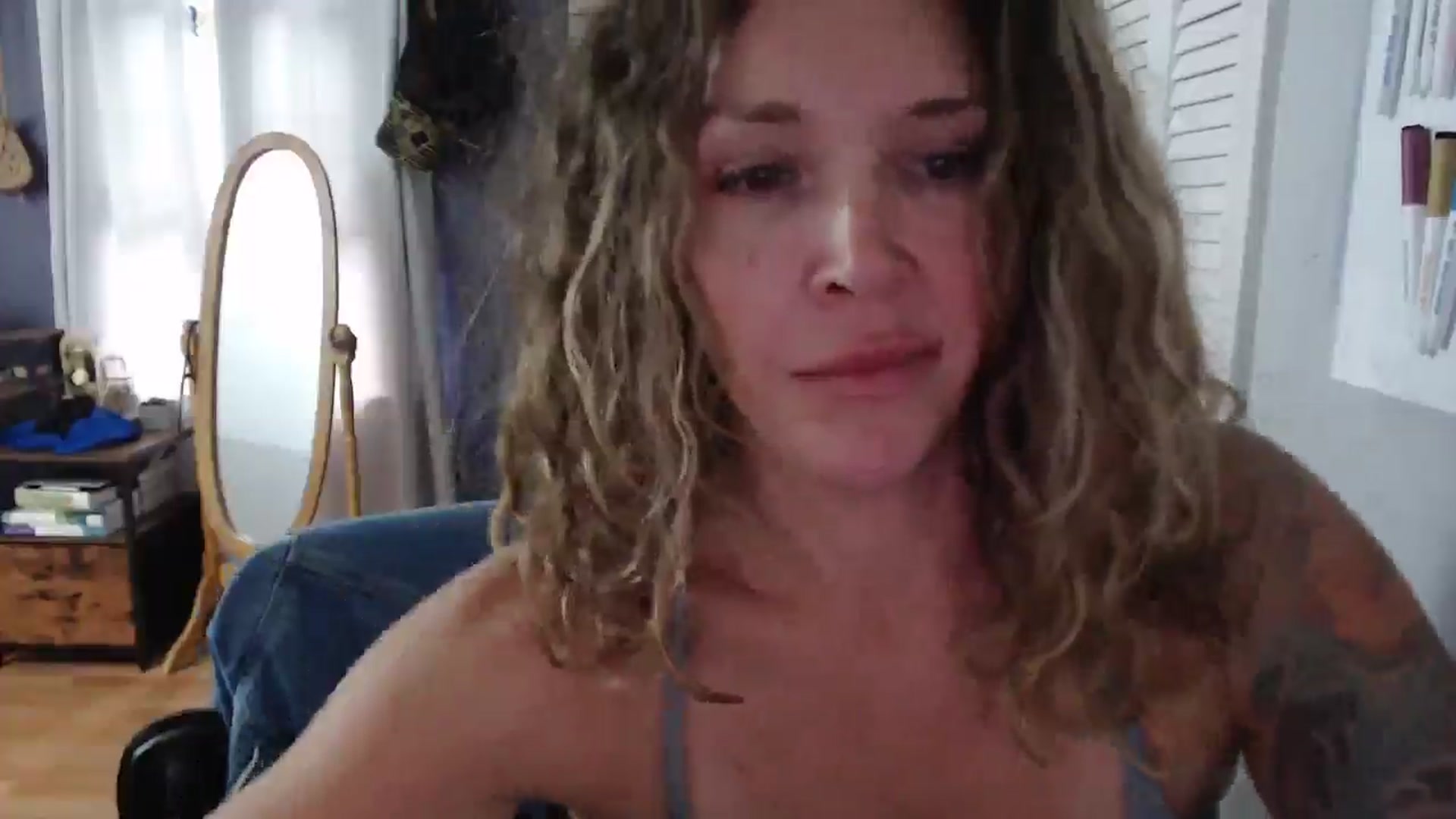 Gallery image thumbnail from HazelJane7's myfreecams stream on, 09/07/2025, 16:55 image 17 of 20